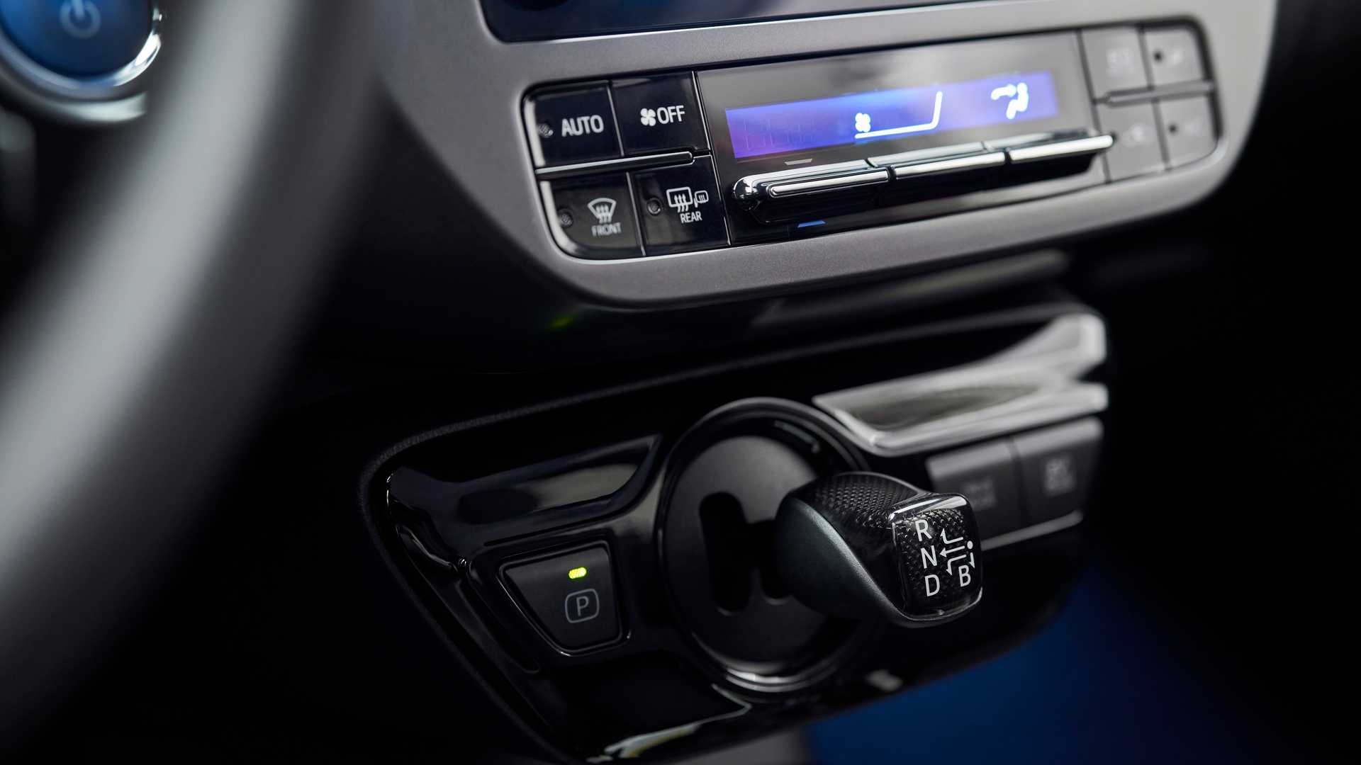 Toyota ra bản Prius đặc biệt ảnh 3 Toyota ra ban Prius dac biet anh 3