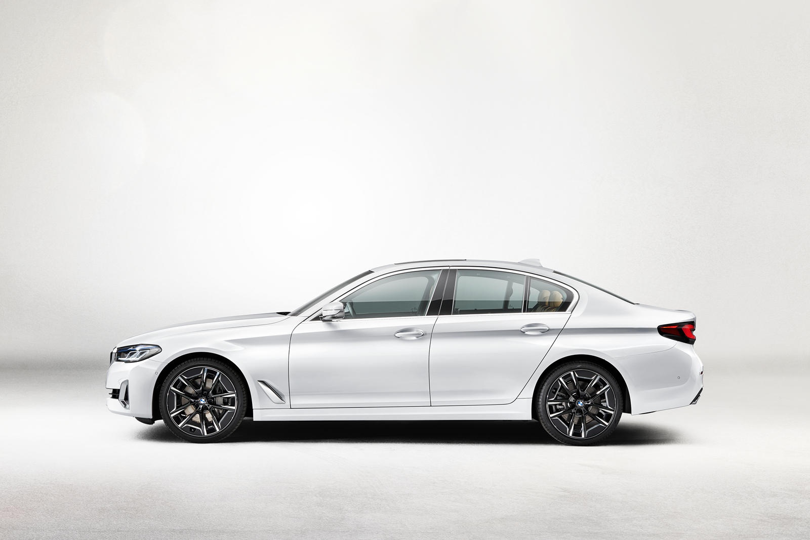 đánh giá BMW 5 Series 2021 ảnh 7 danh gia BMW 5 Series 2021 anh 7
