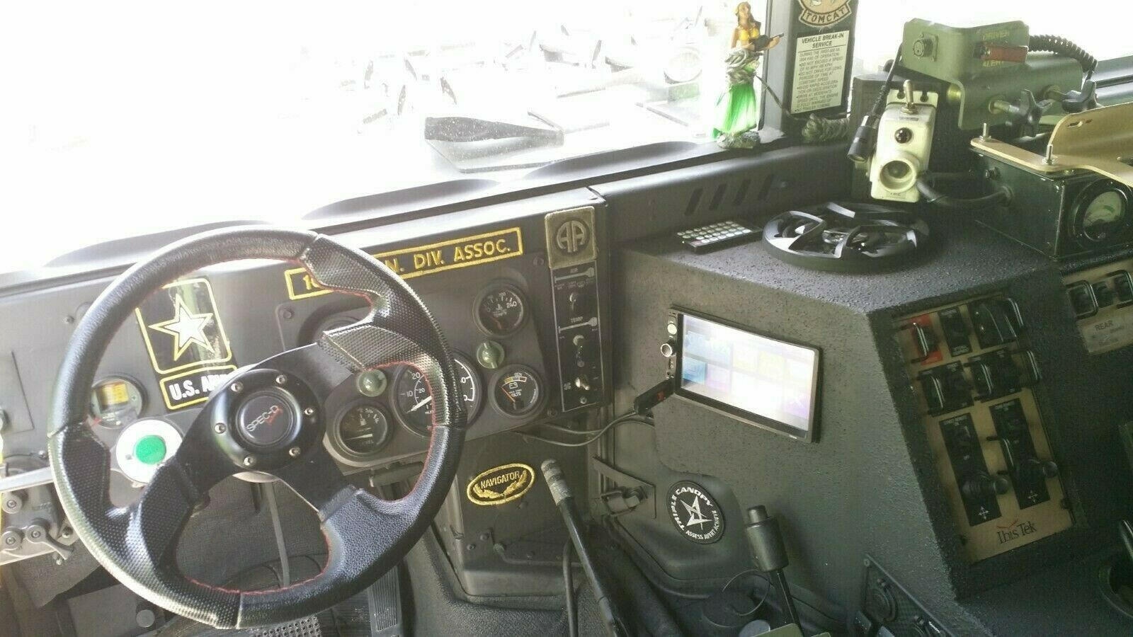 rao ban Humvee gan sung may tren eBay anh 2