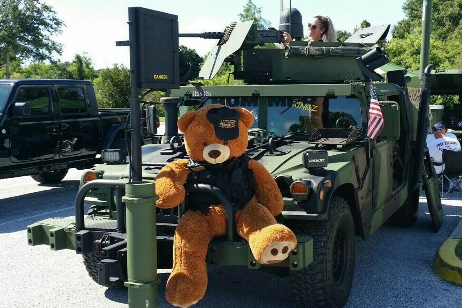 rao ban Humvee gan sung may tren eBay anh 6