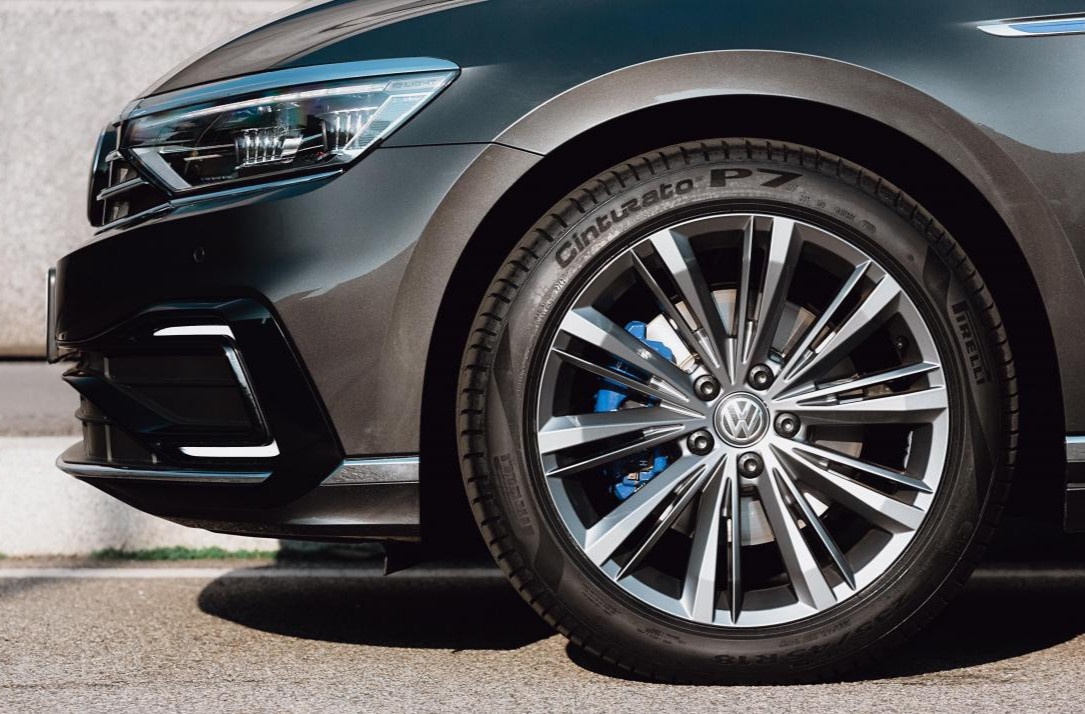 Pirelli ra mat lop oto moi tu thich ung voi thay doi nhiet do hinh anh