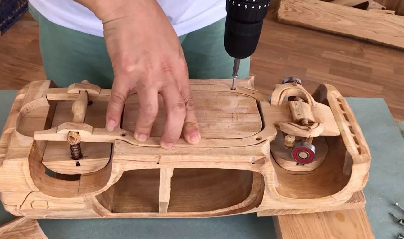 thợ mộc Việt tạo hình xe sang ảnh 8 tho moc Viet tao hinh xe sang anh 8