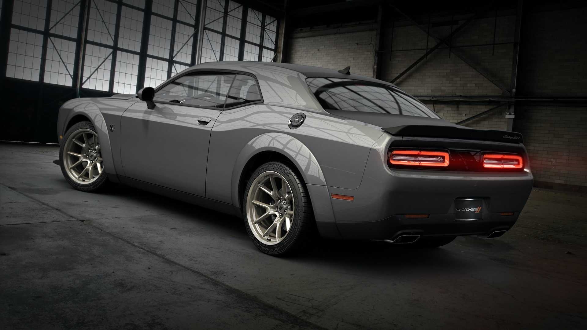 Dodge Challenger ra ban ky niem 50 nam anh 7