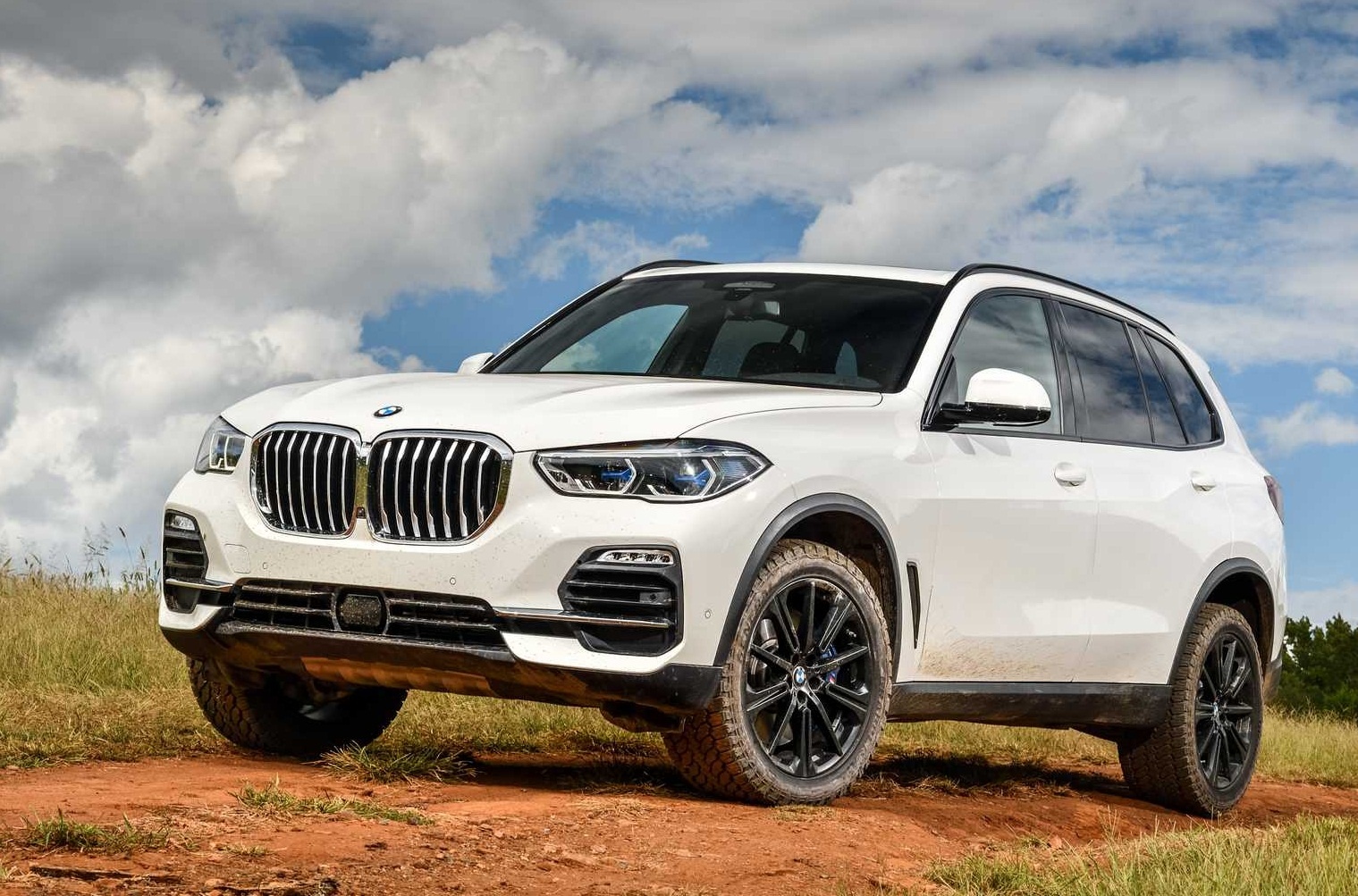 BMW X5 va X7 2021 ban My bi cat option vi thieu linh kien hinh anh