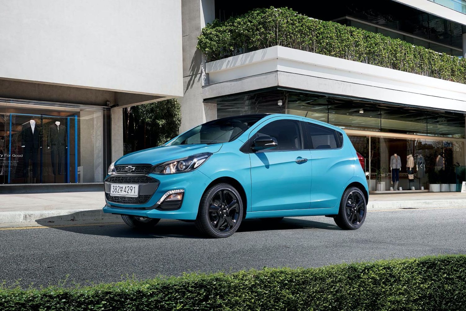 Chevrolet Spark 2021 them ban cao cap anh 2