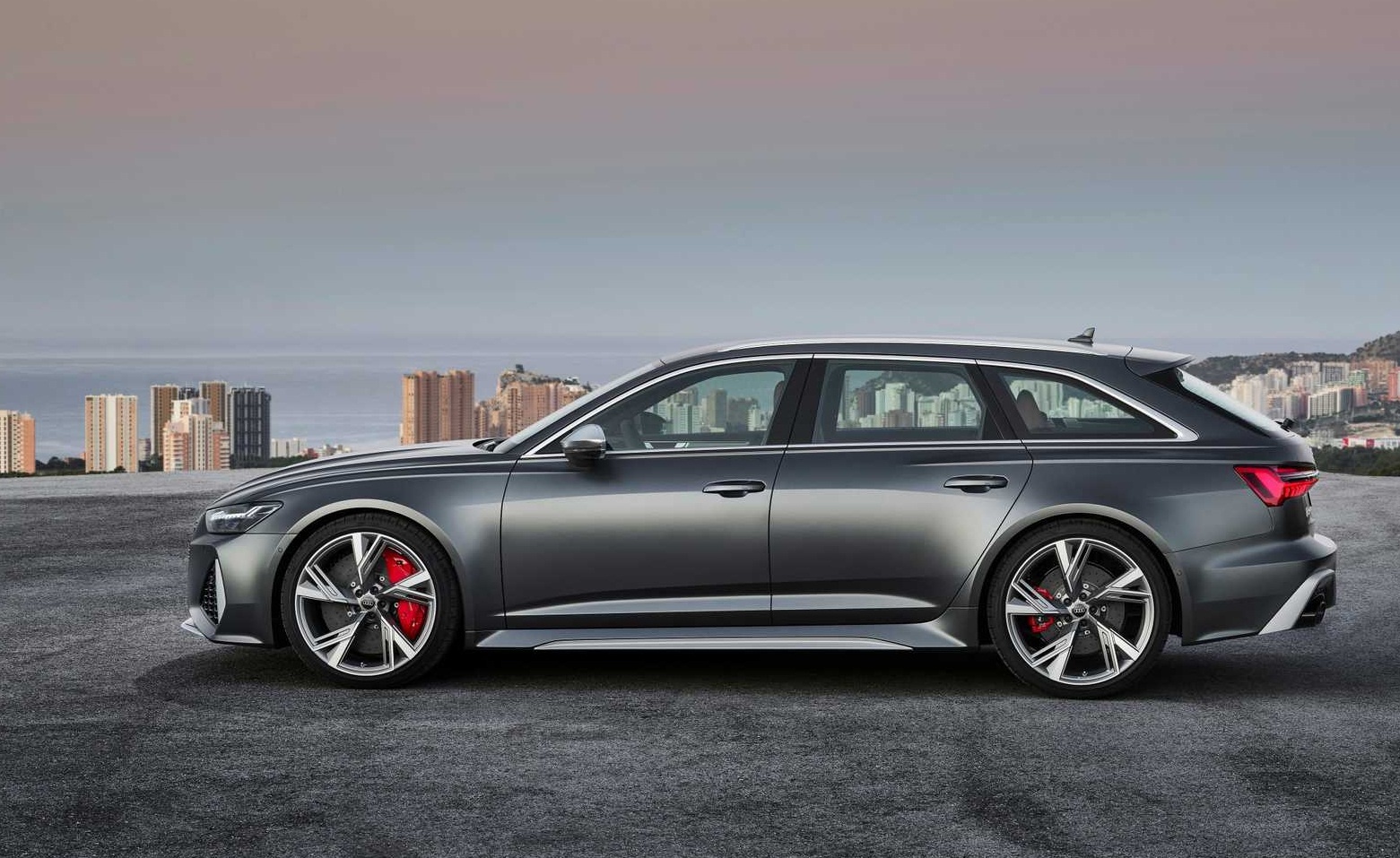 Audi RS6 Avant 2021 gia ngang sieu xe anh 5