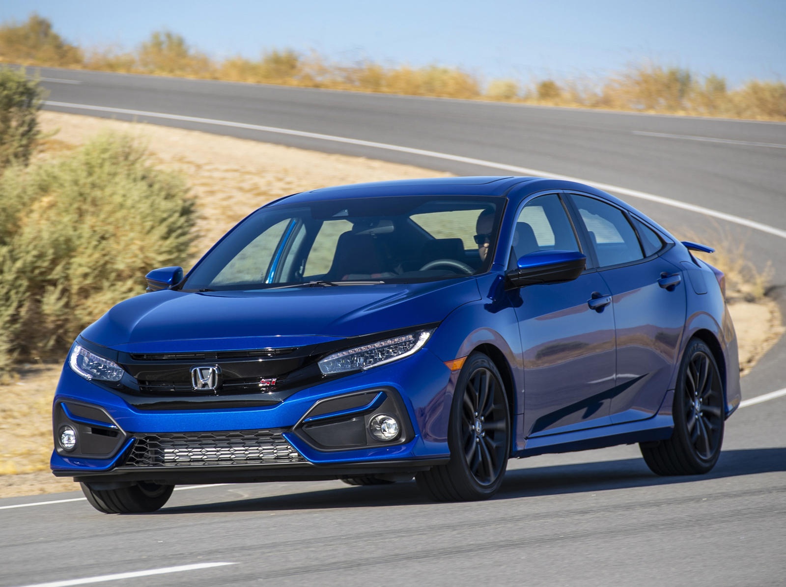 Honda Civic sedan bi khai tu tai que nha hinh anh
