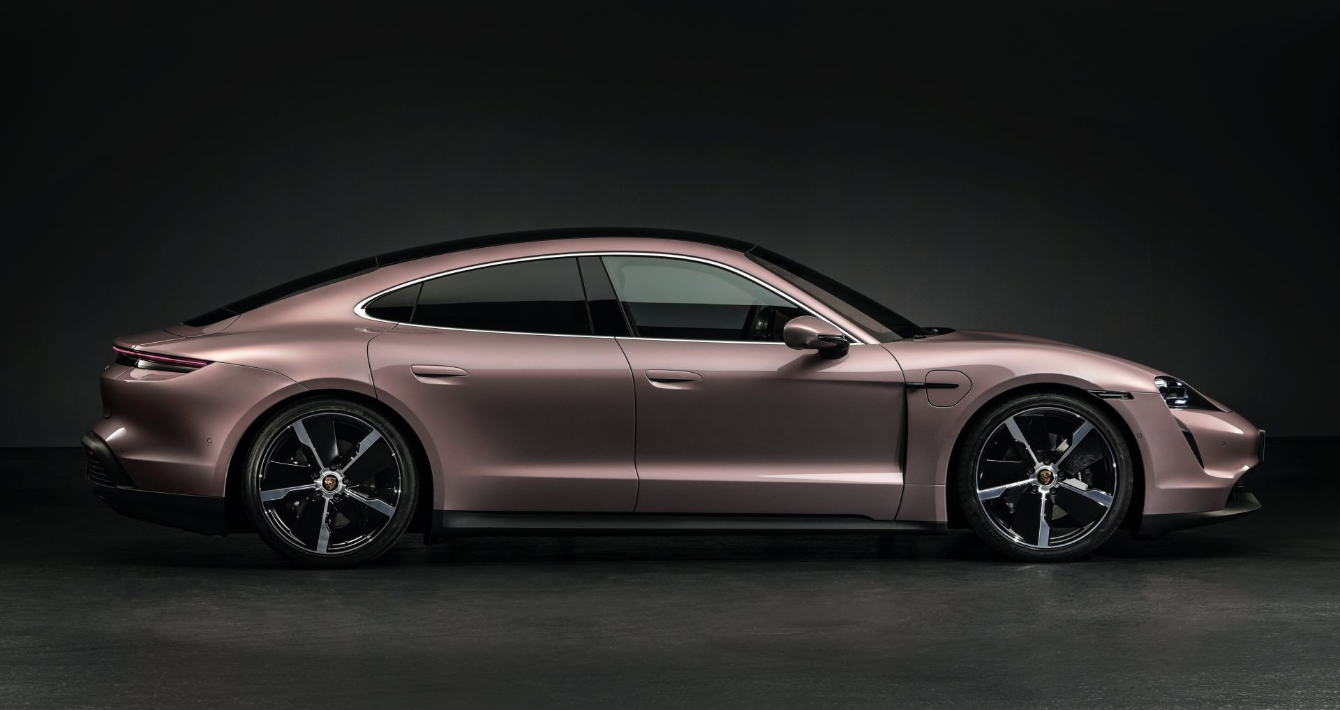 Porsche Taycan chạy điện ra mắt thị trường Trung Quốc ảnh 12 Porsche Taycan chay dien ra mat thi truong Trung Quoc anh 12