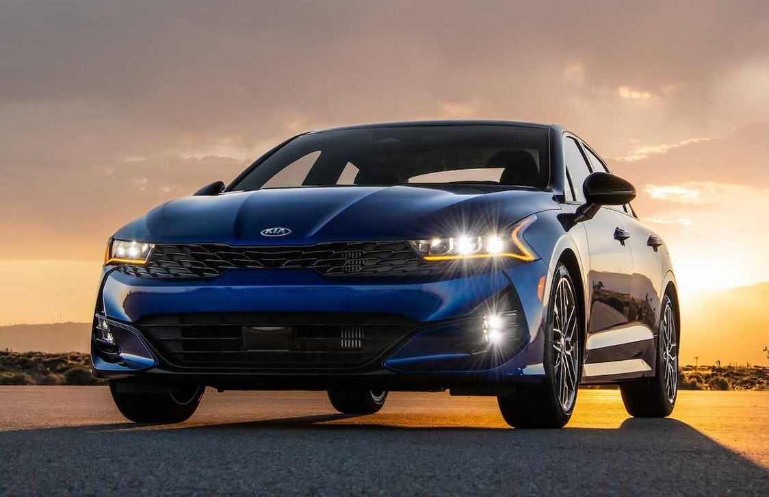 Kia K5 2021 thay the Optima tai My - binh moi, ruou moi hinh anh