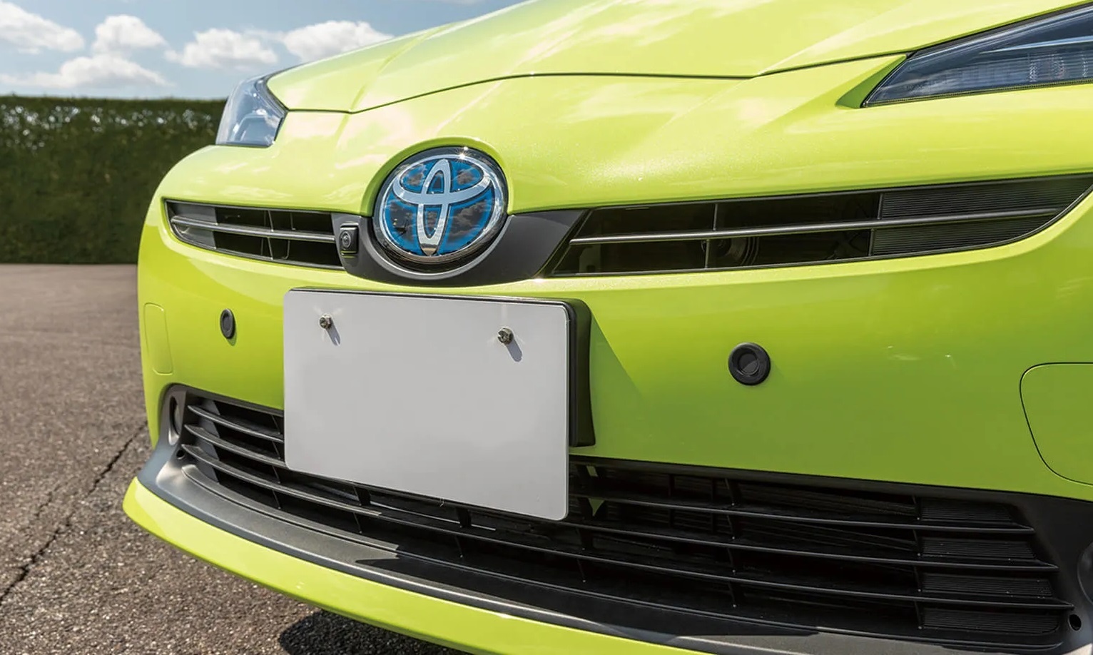 Cong nghe moi tren xe Toyota ngan nguoi lai dap nham chan ga hinh anh