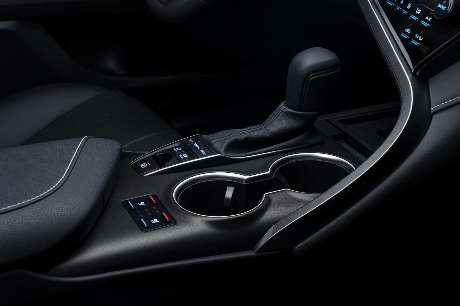 Toyota Camry 2021 nang cap thiet ke anh 20