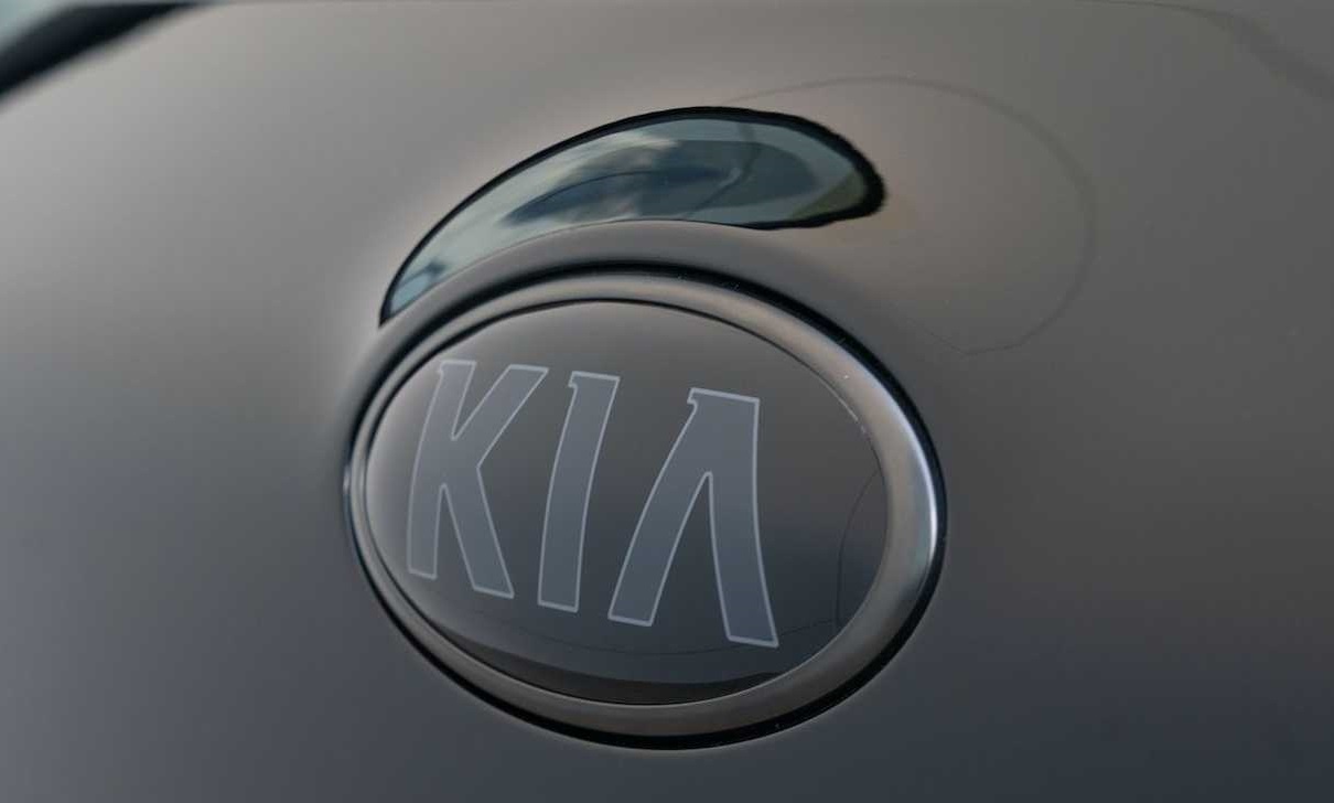 Kia Sportage 2021 ra phien ban den bong anh 1