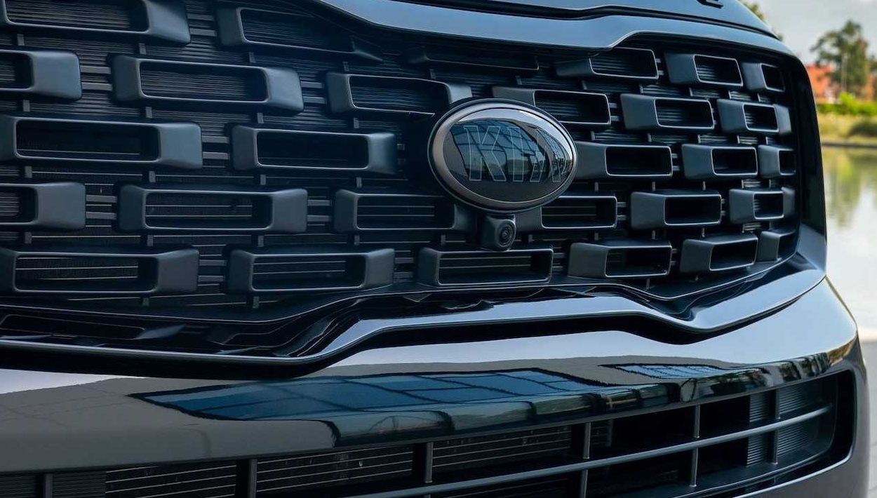 Theo chan Telluride, Kia Sportage 2021 cung ra phien ban den bong hinh anh