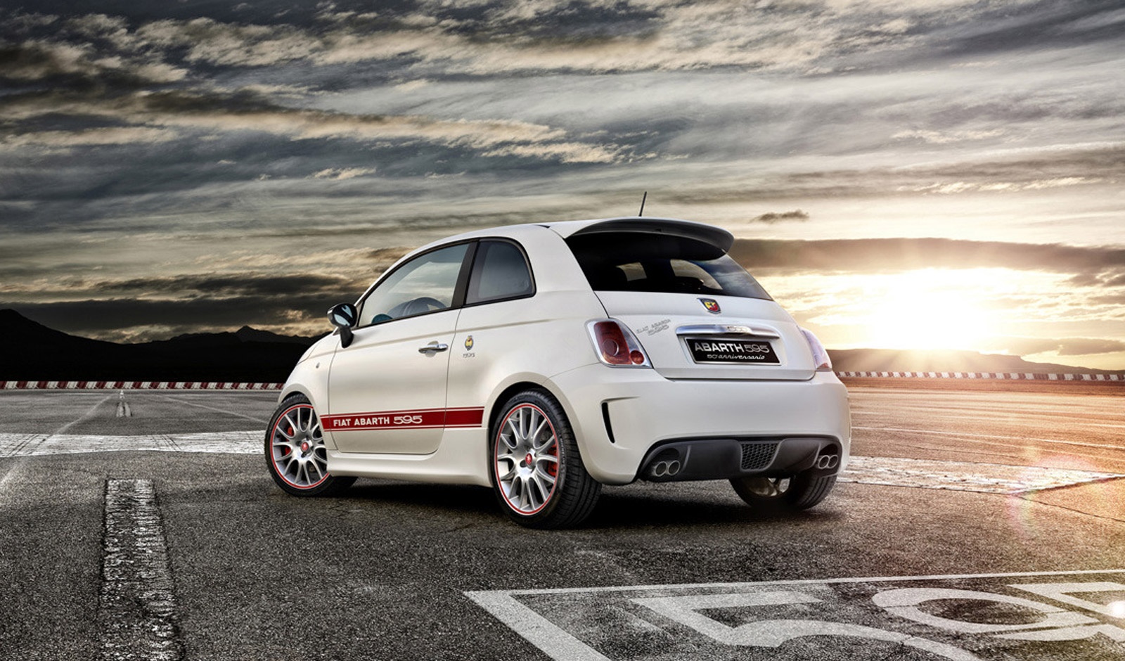 các phiên bản kỷ niệm nổi danh trong giới xe hơi ảnh 35 cac phien ban ky niem noi danh trong gioi xe hoi anh 35