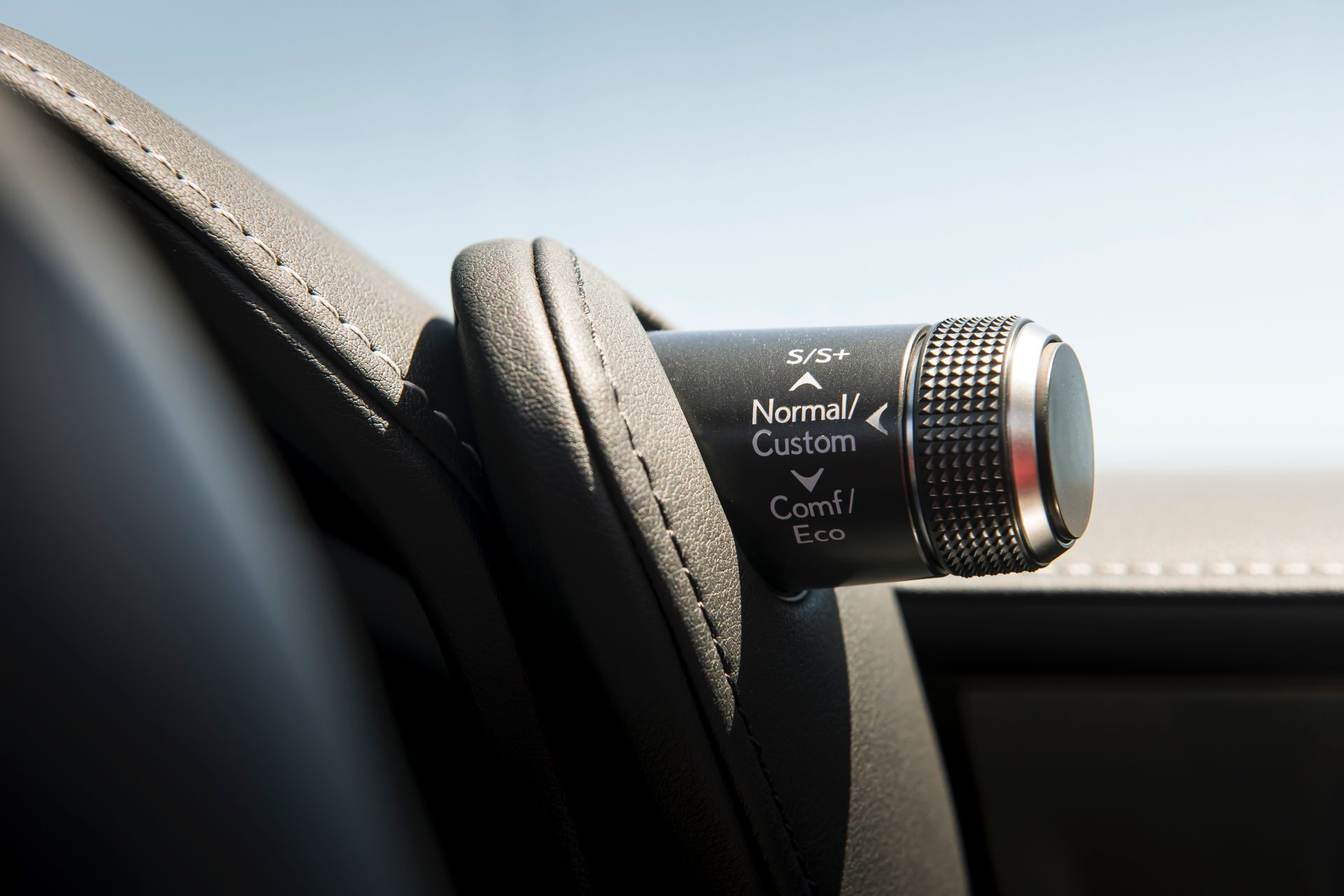 Lexus LC 500 Convertible 2021 sắp bán ra thị trường ảnh 21 Lexus LC 500 Convertible 2021 sap ban ra thi truong anh 21