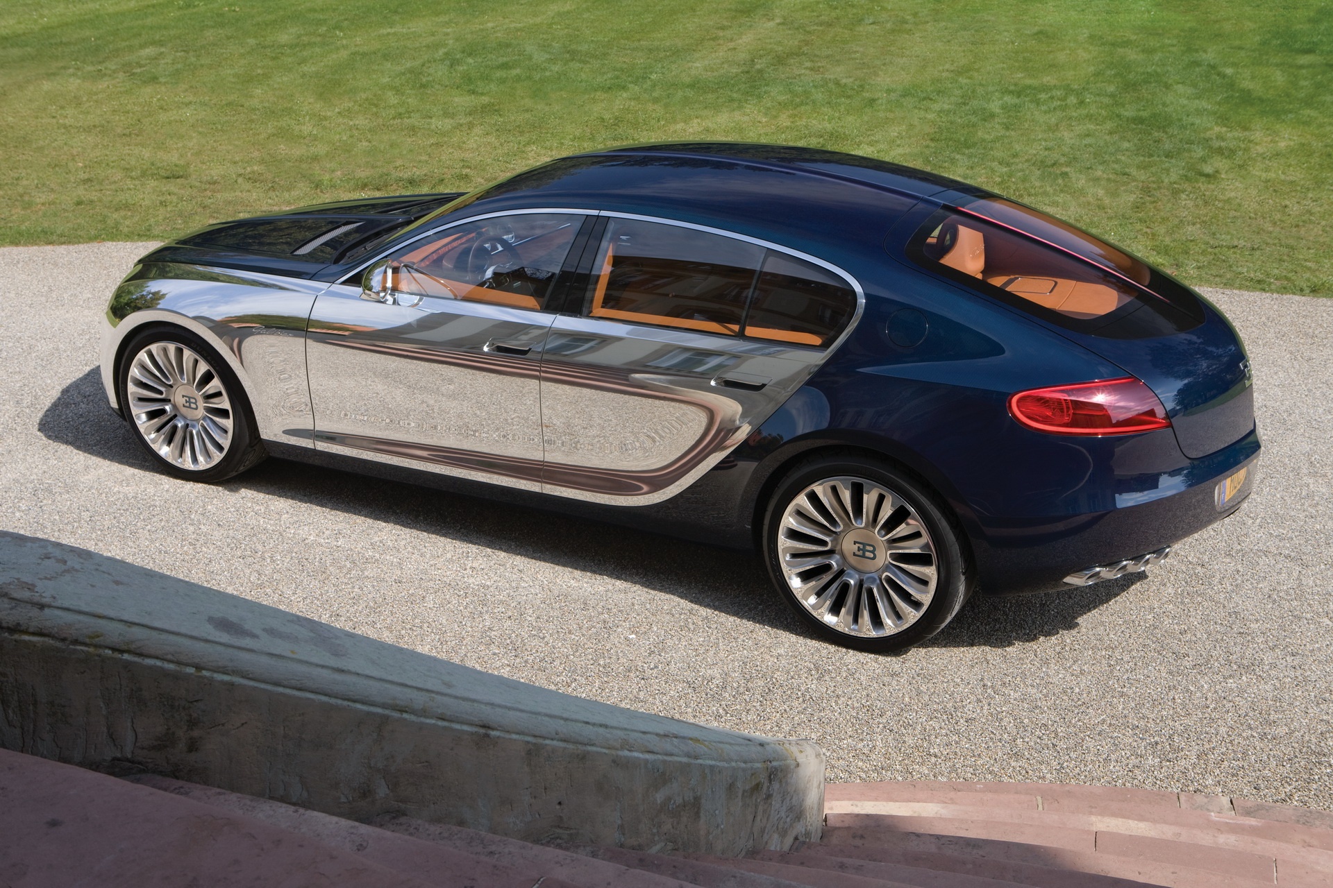 Bugatti hoãn phát triển siêu xe Chiron giá rẻ ảnh 2 Bugatti hoan phat trien sieu xe Chiron gia re anh 2