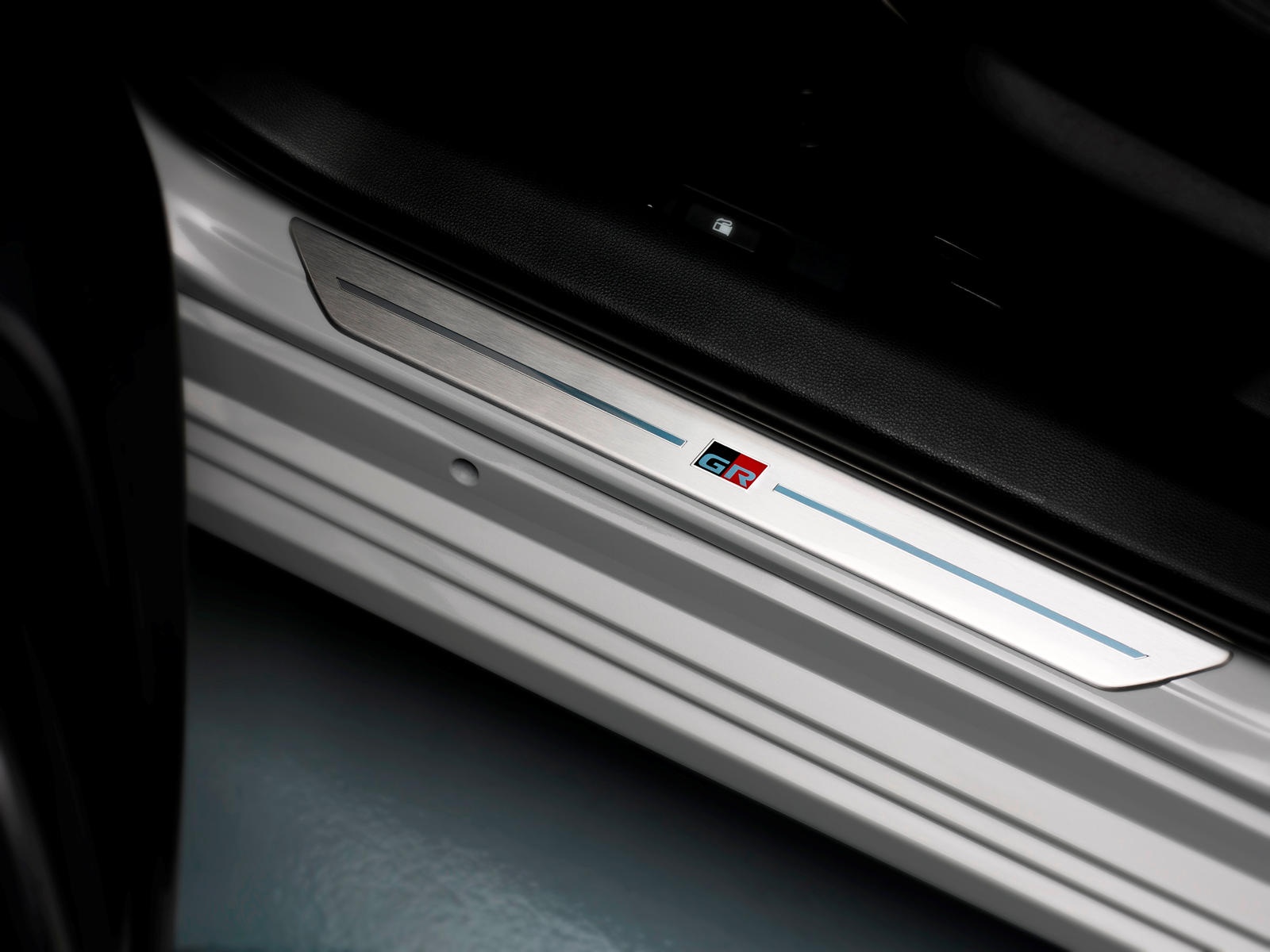 Toyota Corolla Sedan 2020 thêm gói trang bị thể thao ảnh 9 Toyota Corolla Sedan 2020 them goi trang bi the thao anh 9