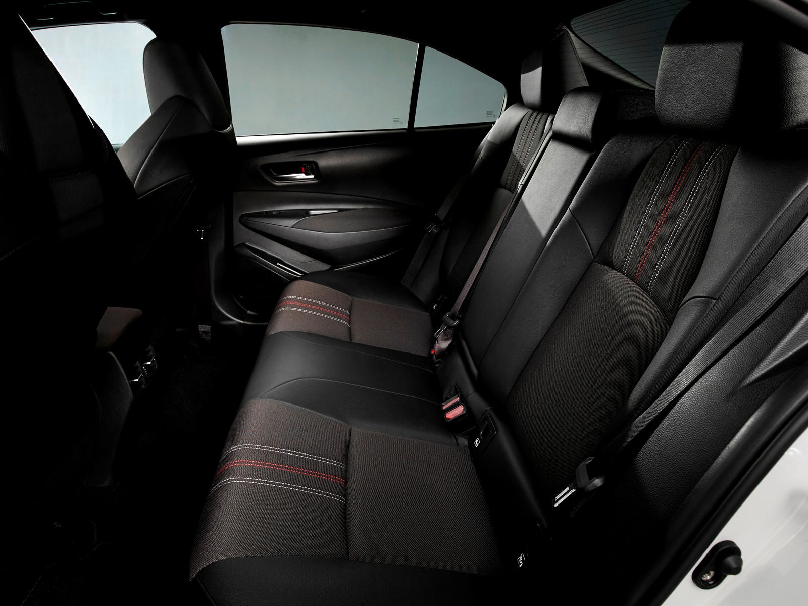Toyota Corolla Sedan 2020 thêm gói trang bị thể thao ảnh 8 Toyota Corolla Sedan 2020 them goi trang bi the thao anh 8
