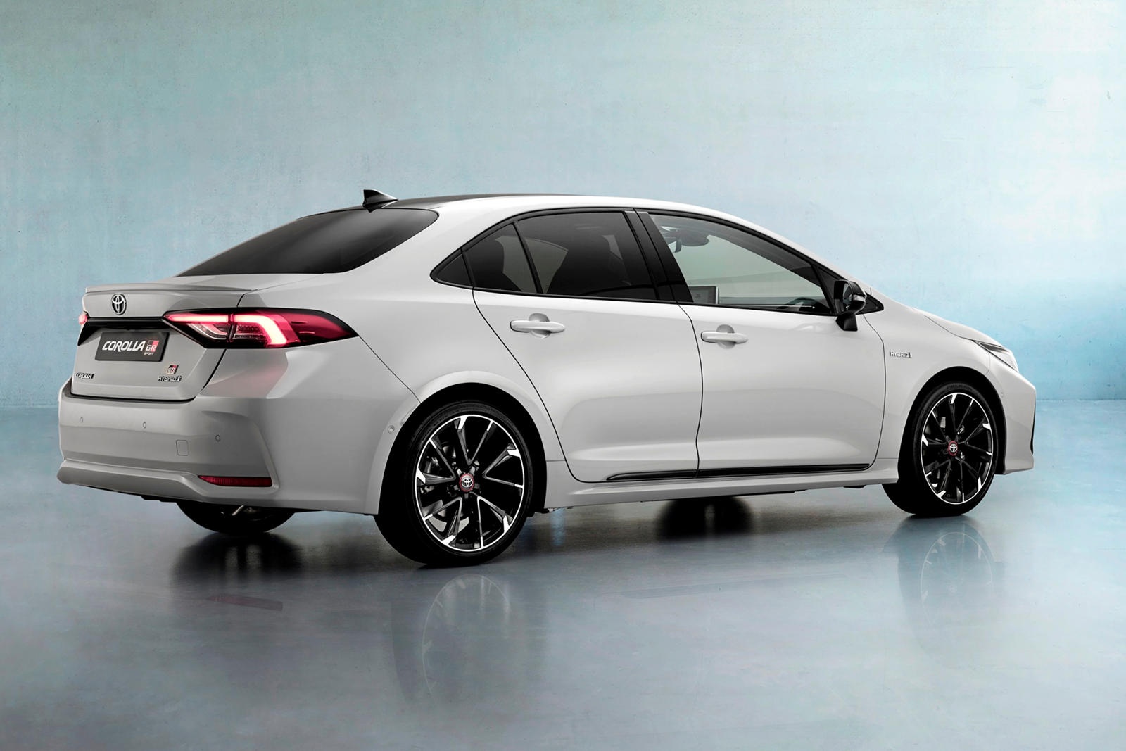 Toyota Corolla Sedan 2020 thêm gói trang bị thể thao ảnh 3 Toyota Corolla Sedan 2020 them goi trang bi the thao anh 3