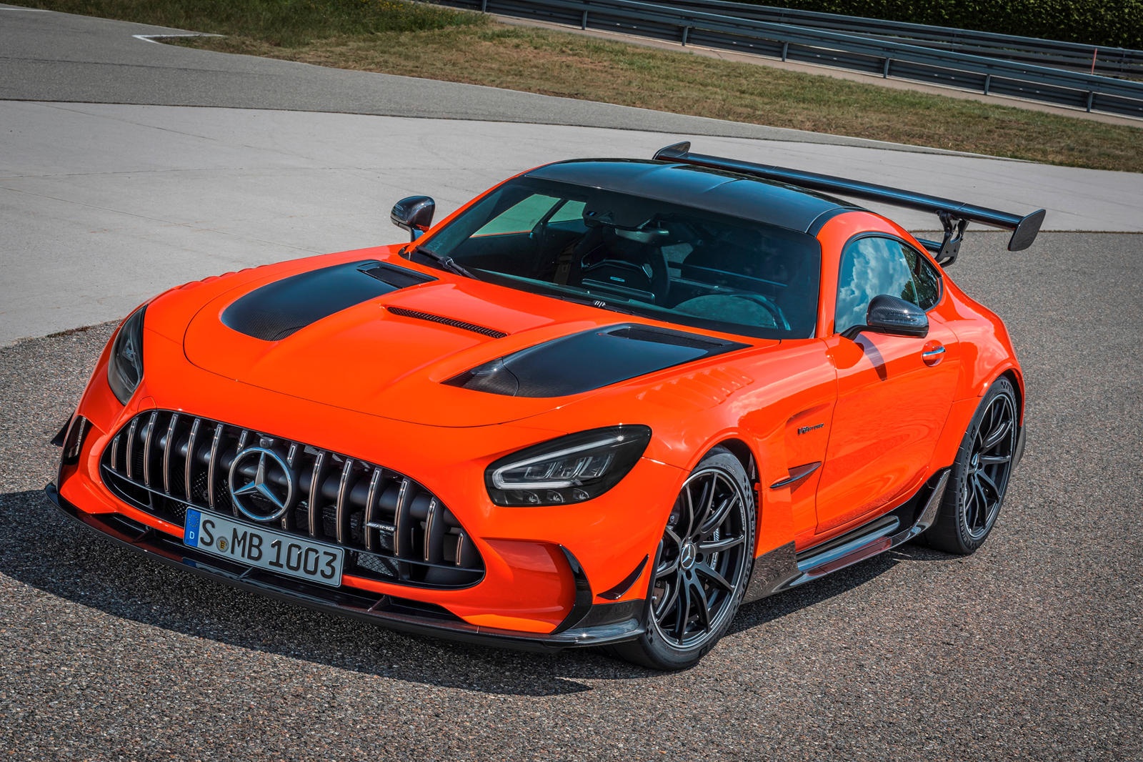giá bán Mercedes-AMG GT Black Series ảnh 5 gia ban Mercedes-AMG GT Black Series anh 5
