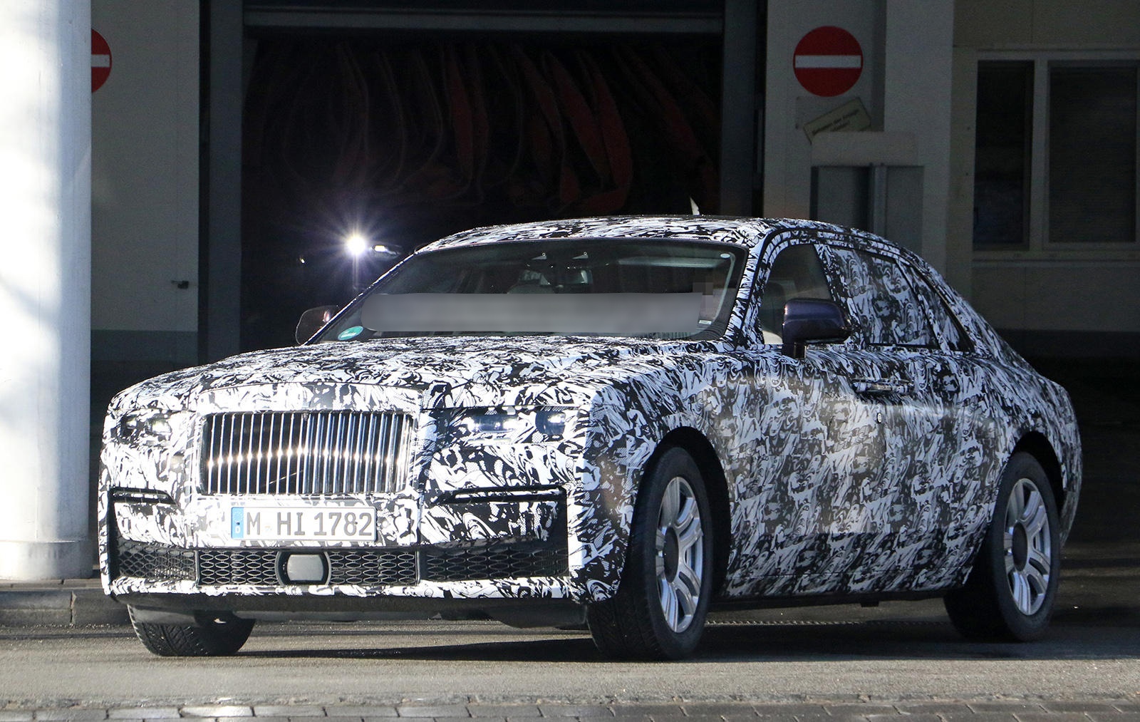 Xe sieu sang Rolls-Royce Ghost doi moi lan dau lo dien hinh anh