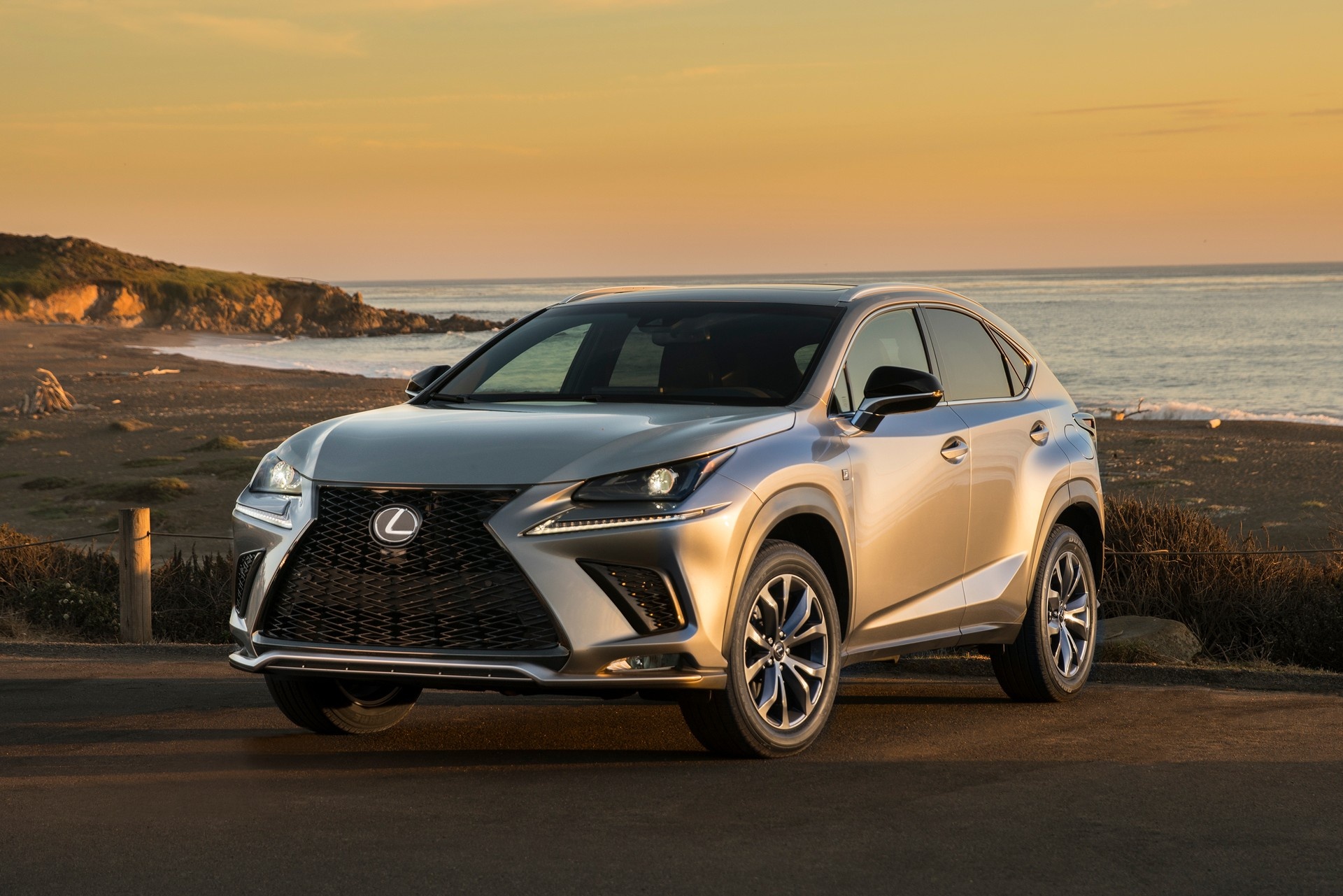 Lexus NX 2021 nâng cấp nhỏ,  động cơ không đổi  ảnh 1 Lexus NX 2021 nang cap nho,  dong co khong doi anh 1