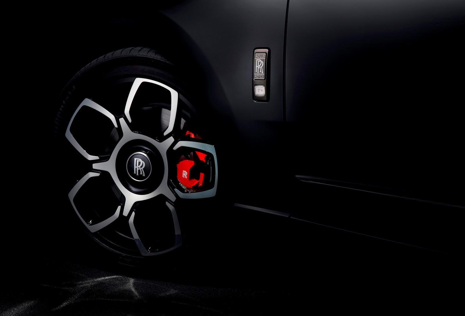 các phiên bản bóng đêm nổi danh năm 2020 ảnh 31 cac phien ban bong dem noi danh nam 2020 anh 31