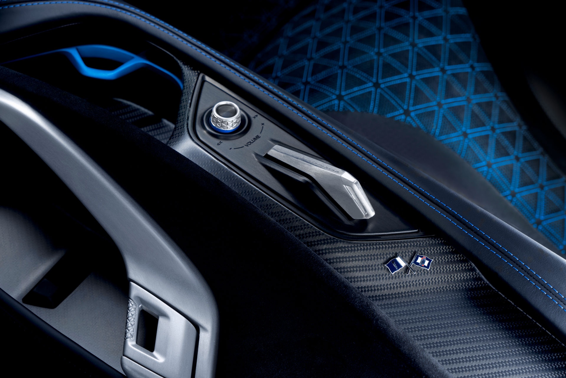 sieu xe dien Pininfarina Battista gan he thong loa cuc manh anh 2