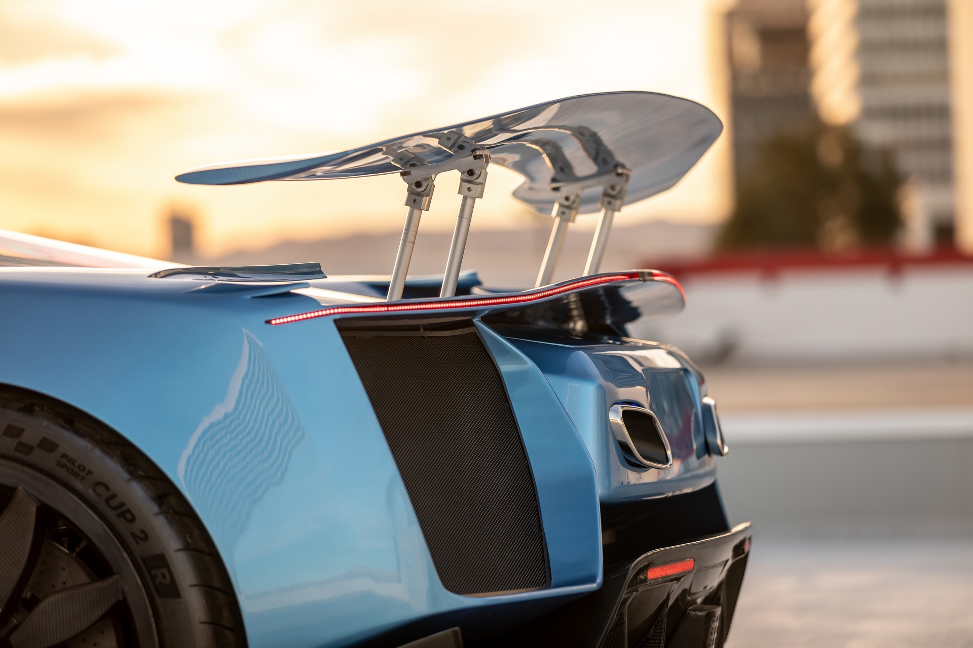 hang xe Phap bat ngo ra mat sieu xe hybrid nhanh nhat the gioi anh 7