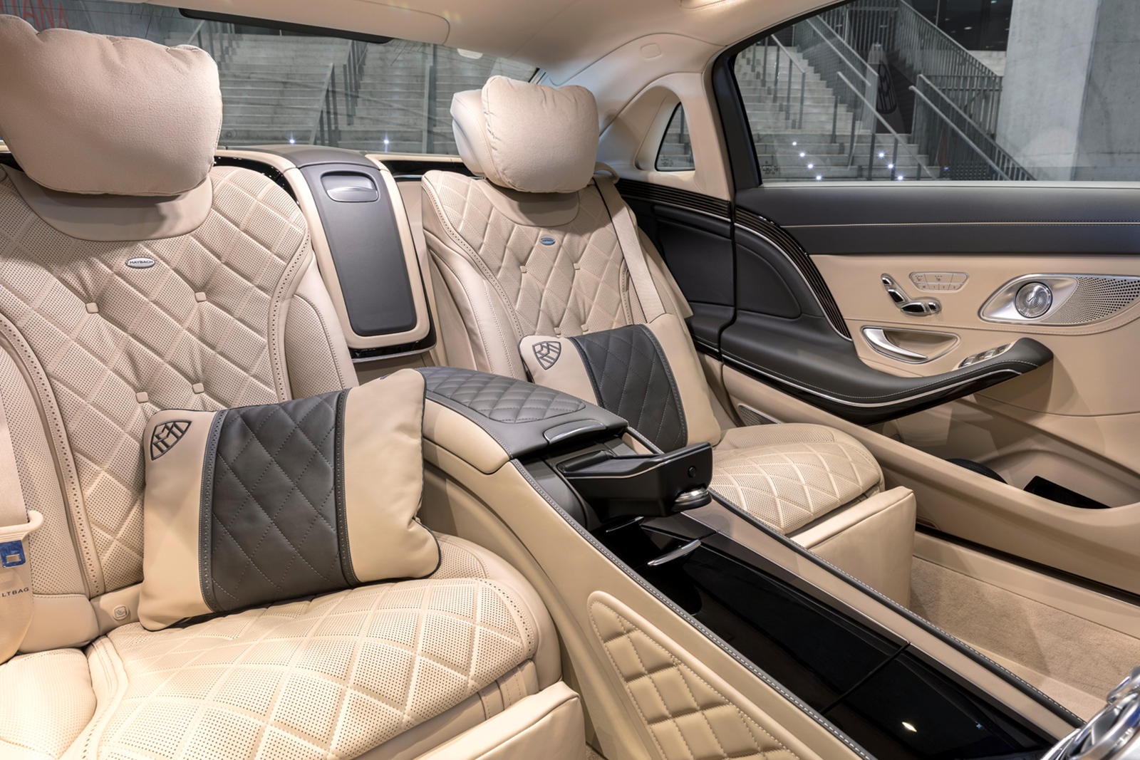 Maybach S đắt nhất có giá bao nhiêu ảnh 11 Maybach S dat nhat co gia bao nhieu anh 11