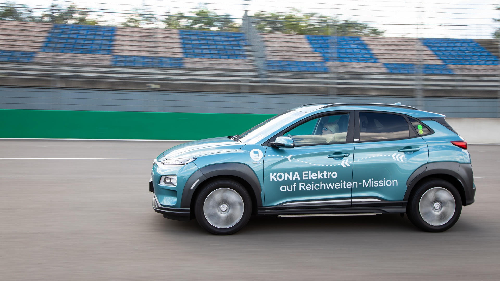 Kona Electric chay tren 1.000 km anh 2