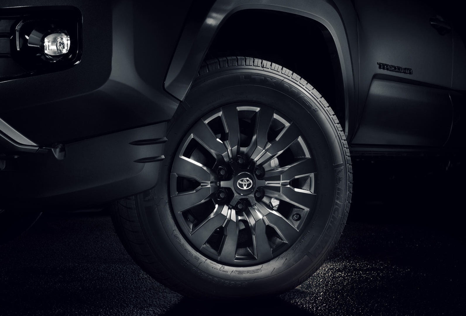 Toyota công bố giá bán Tacoma 2021 ảnh 10 Toyota cong bo gia ban Tacoma 2021 anh 10