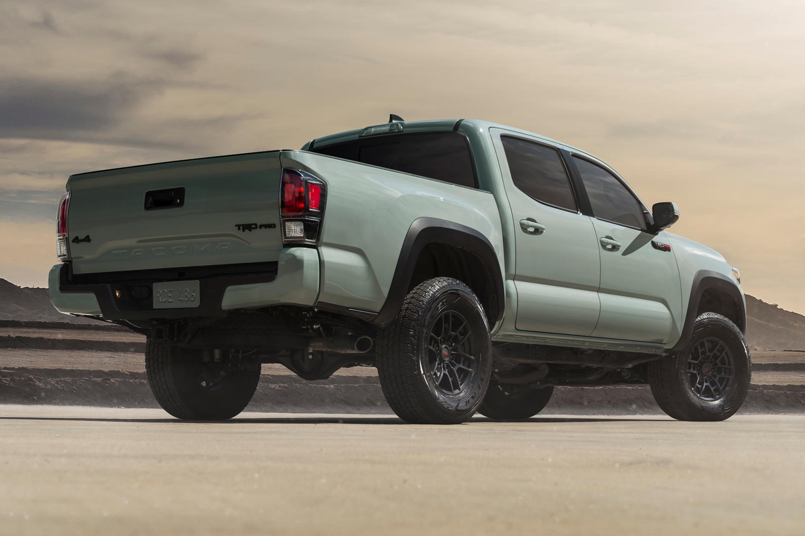 Toyota công bố giá bán Tacoma 2021 ảnh 2 Toyota cong bo gia ban Tacoma 2021 anh 2