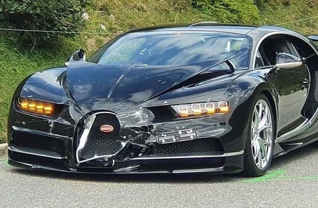 sieu xe Bugatti Chiron va cham voi Porsche 911 GTS anh 1