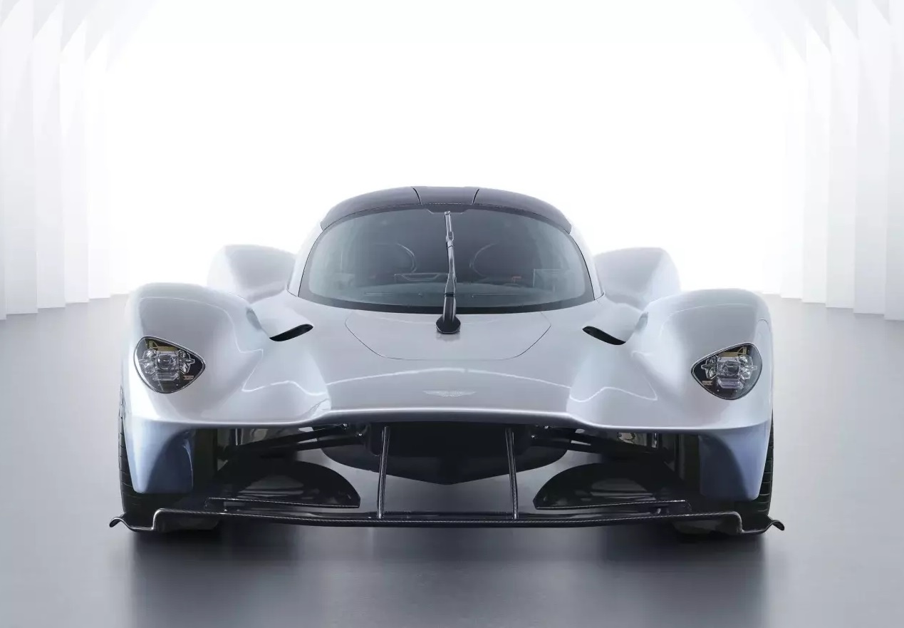 siêu xe Aston Martin Valkyrie gặp khó ảnh 4 sieu xe Aston Martin Valkyrie gap kho anh 4