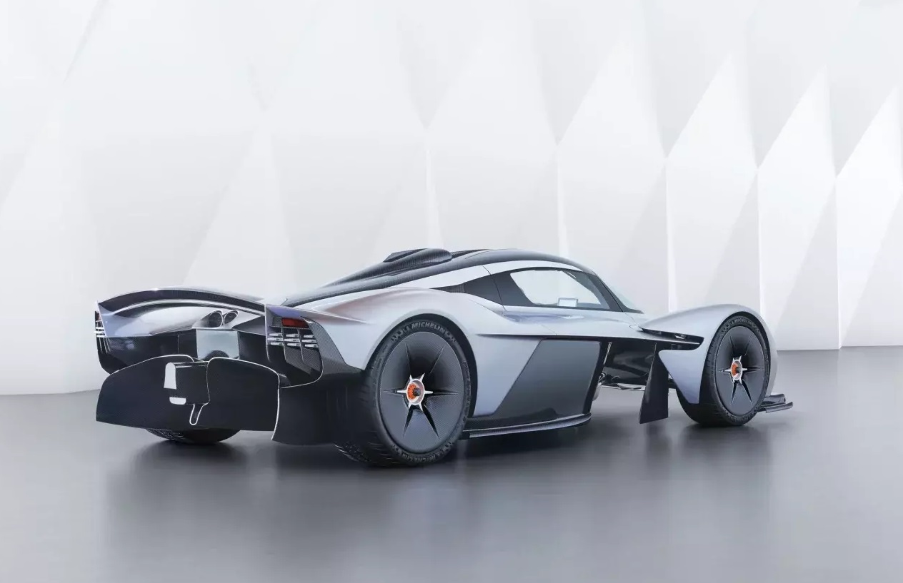 siêu xe Aston Martin Valkyrie gặp khó ảnh 3 sieu xe Aston Martin Valkyrie gap kho anh 3