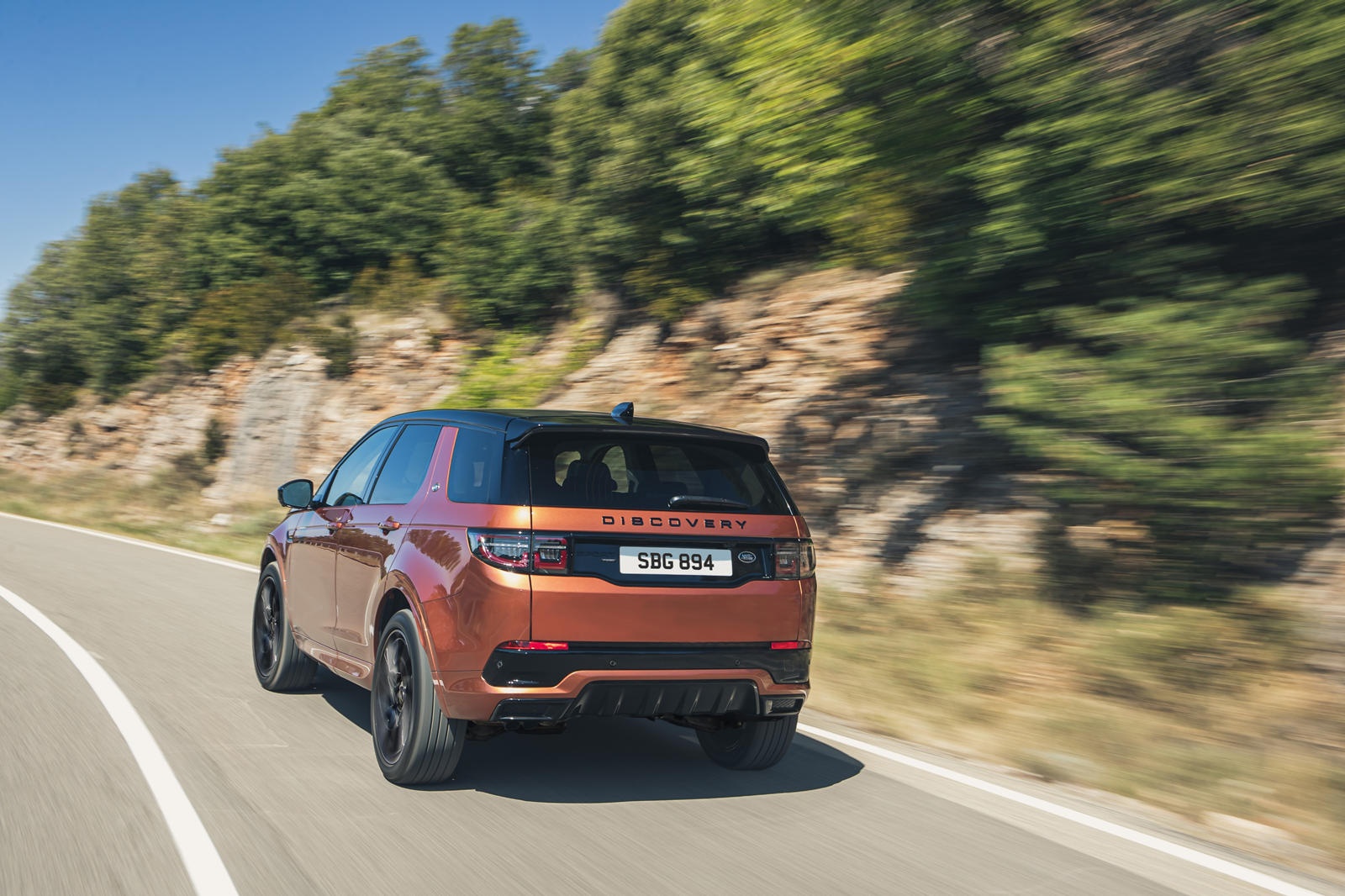 Land Rover Discovery Sport 2021 nâng cấp động cơ và công nghệ ảnh 4 Land Rover Discovery Sport 2021 nang cap dong co va cong nghe anh 4