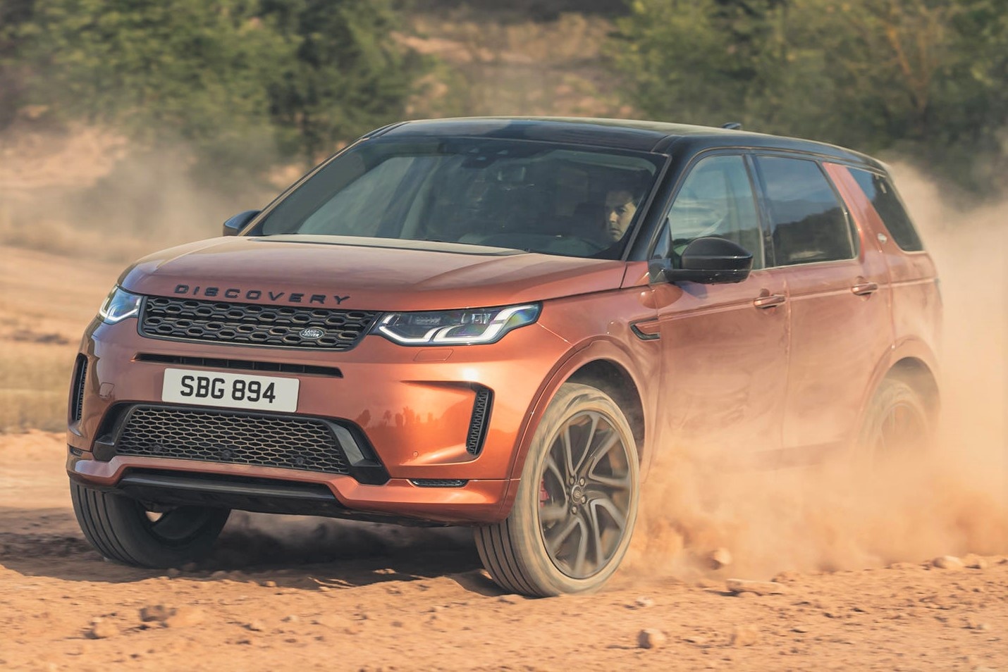 Land Rover Discovery Sport 2021 nang cap dong co va cong nghe hinh anh
