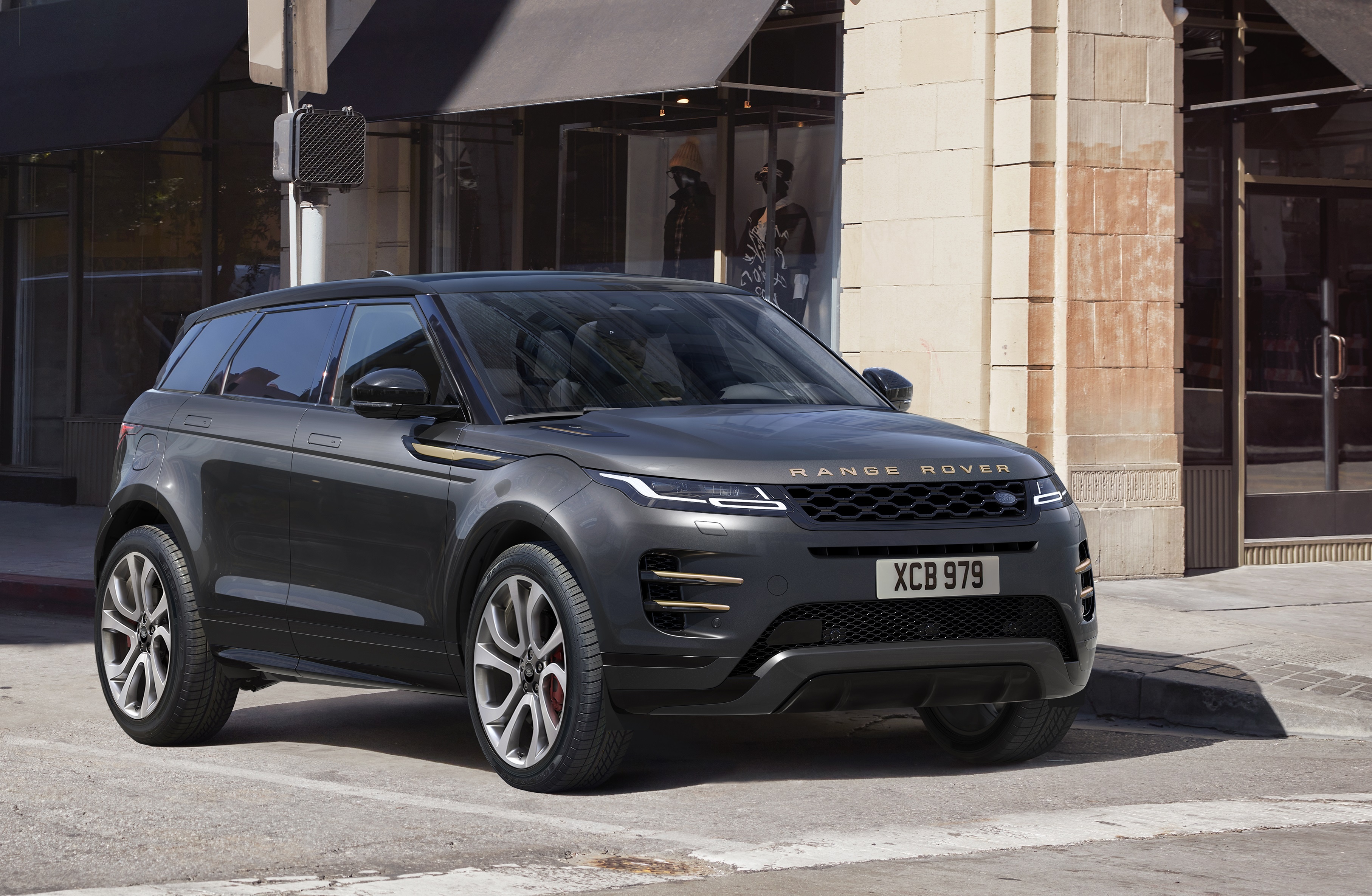 Range Rover Evoque 2021 nang cap dong co anh 1