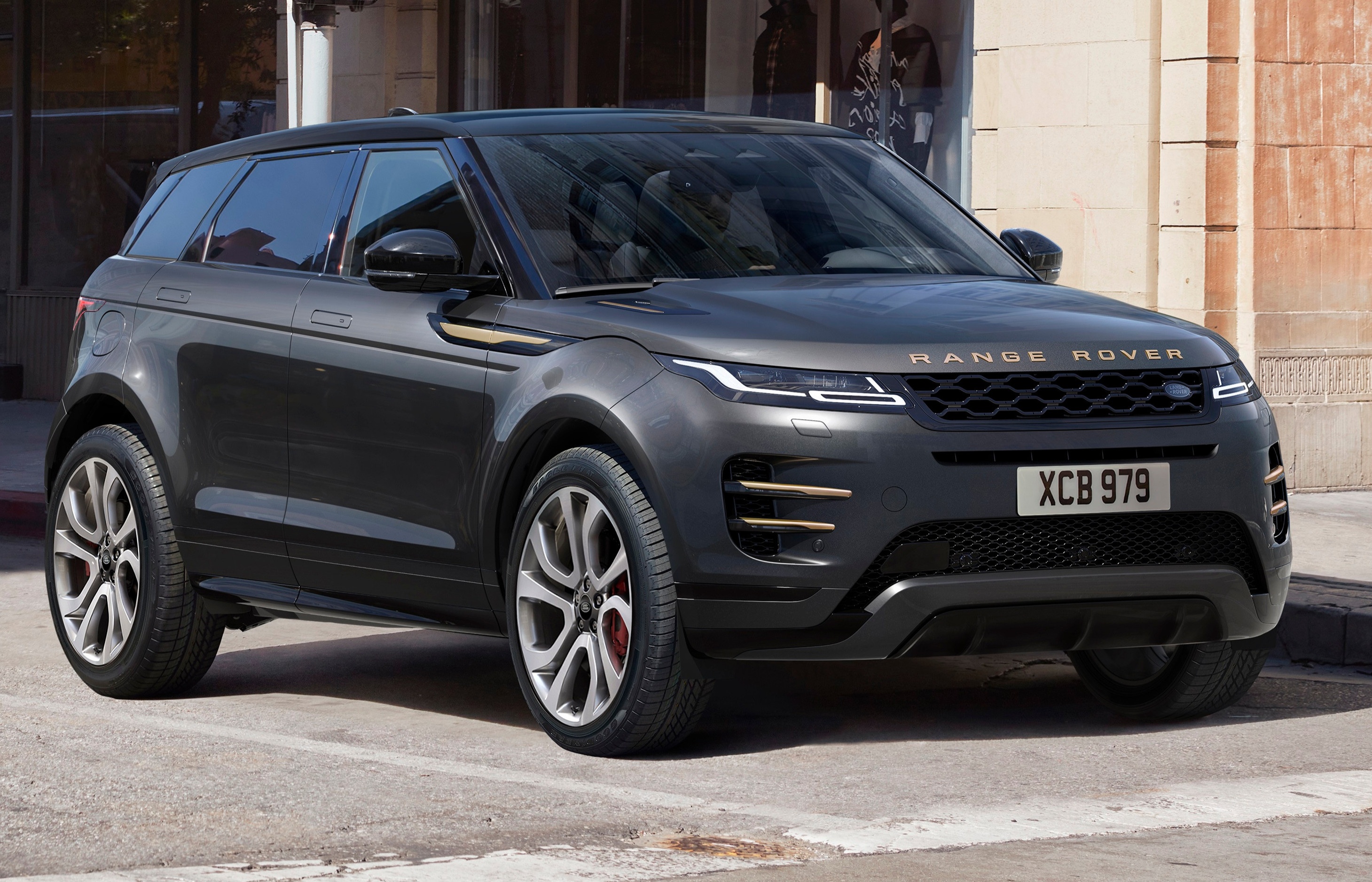 Range Rover Evoque 2021 them dong co va cong nghe tai chau Au hinh anh