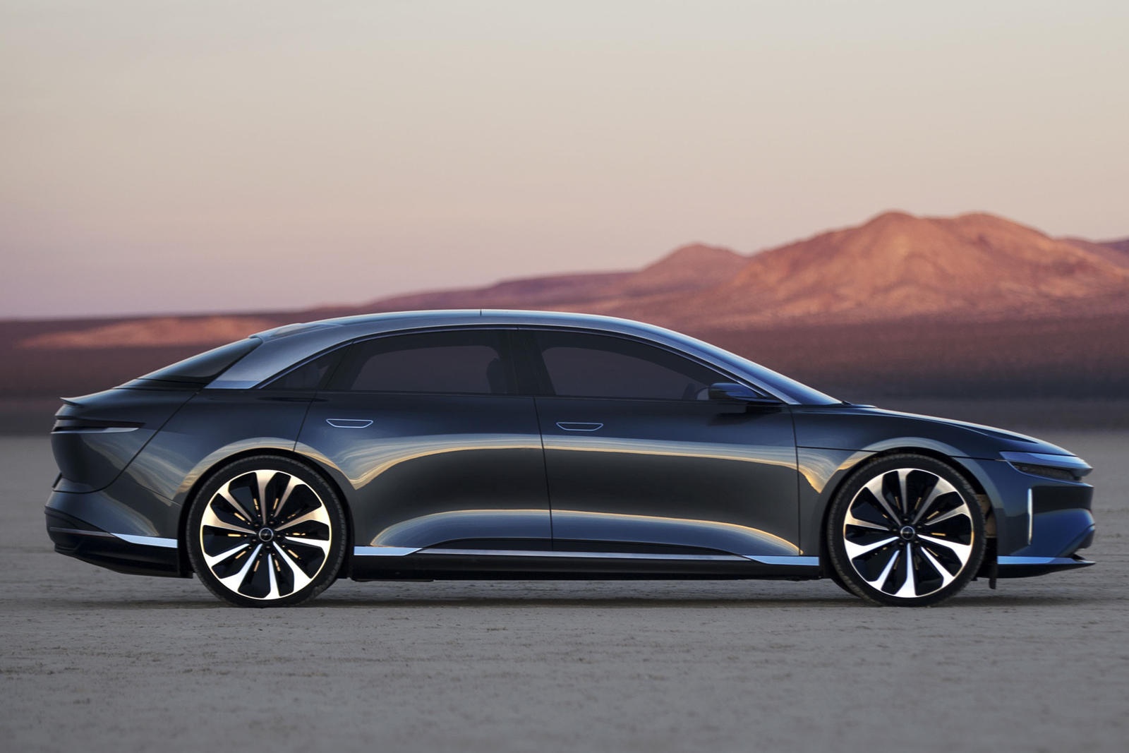 xuất hiện đối thủ cạnh tranh với Tesla Model S ảnh 8 xuat hien doi thu canh tranh voi Tesla Model S anh 8