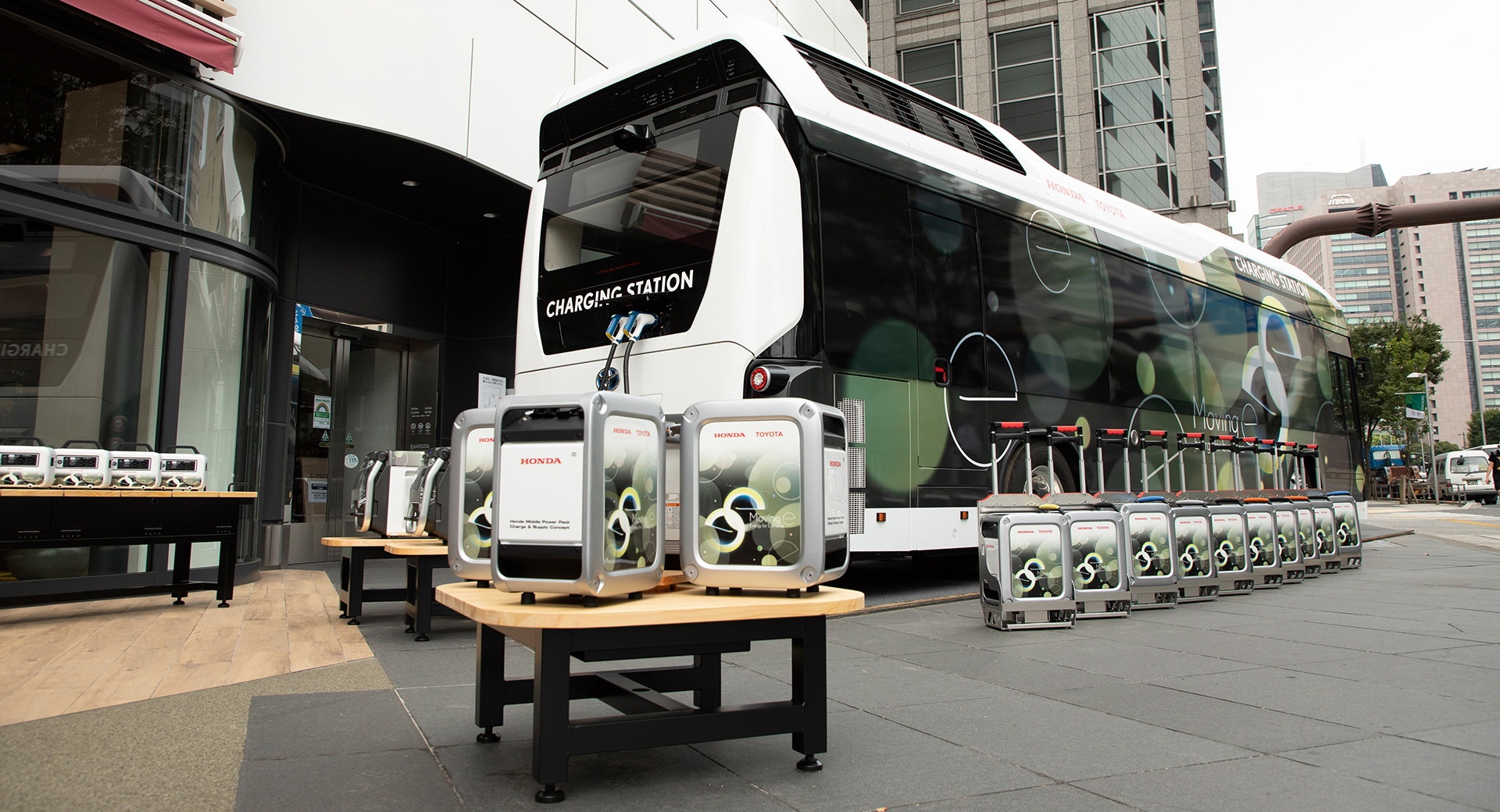 Toyota va Honda phat trien xe buyt phat dien anh 2