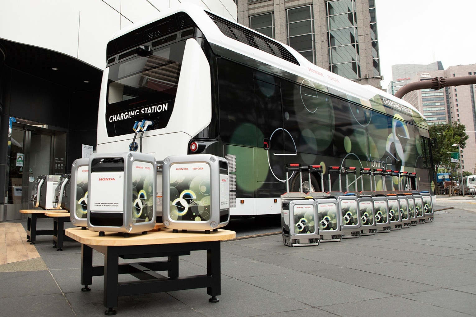 Toyota va Honda hop tac phat trien xe buyt phat dien hinh anh