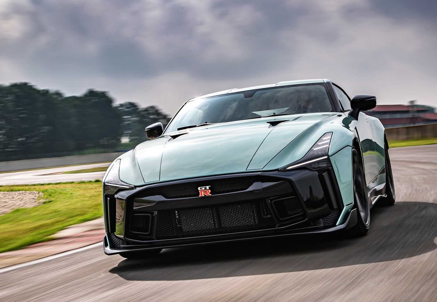 Nissan GT-R R35 Final Edition sản xuất 20 chiếc ảnh 1 Nissan GT-R R35 Final Edition san xuat 20 chiec anh 1