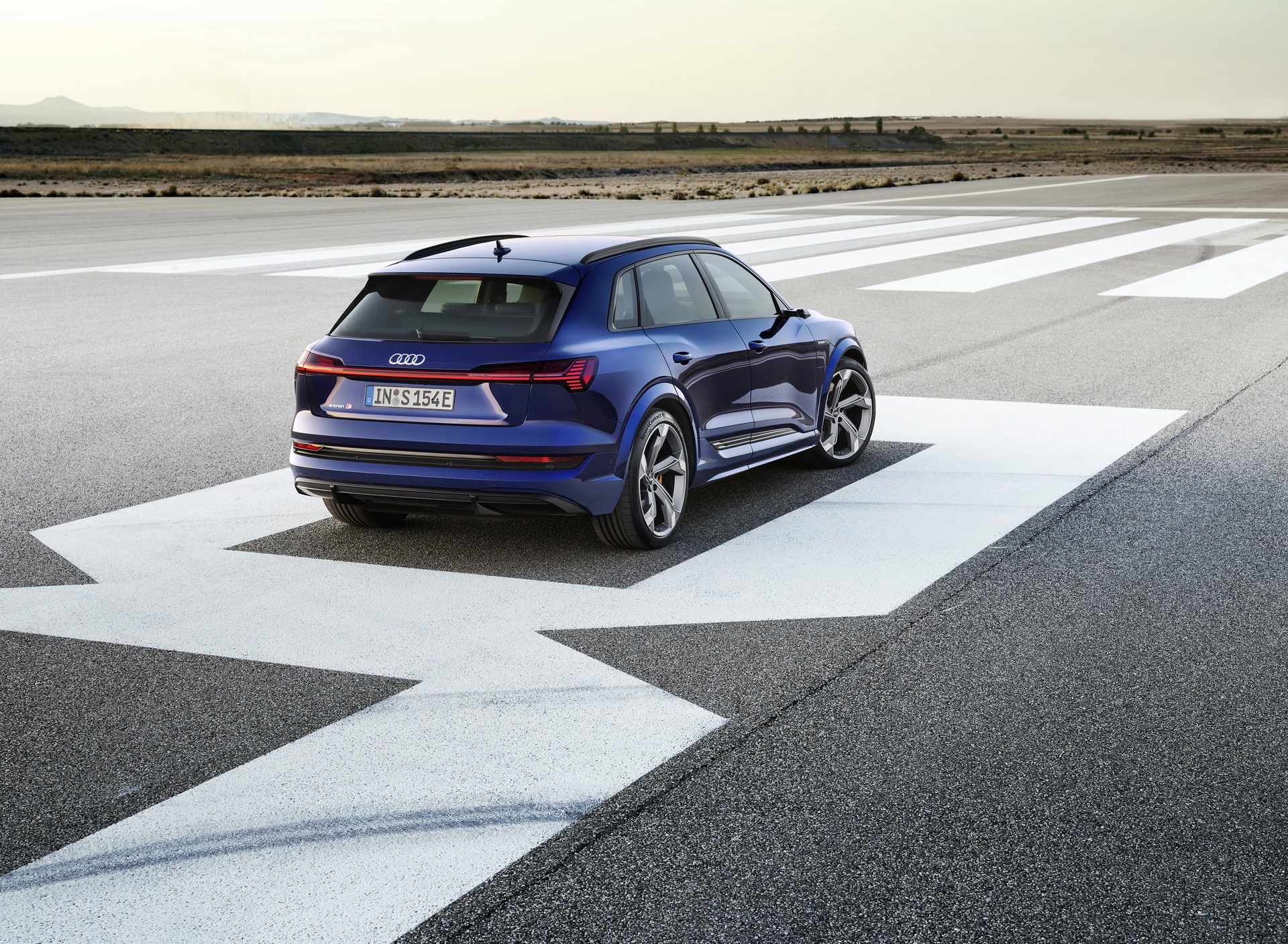Audi E-Tron S 2021 bán ra thị trường ảnh 3 Audi E-Tron S 2021 ban ra thi truong anh 3