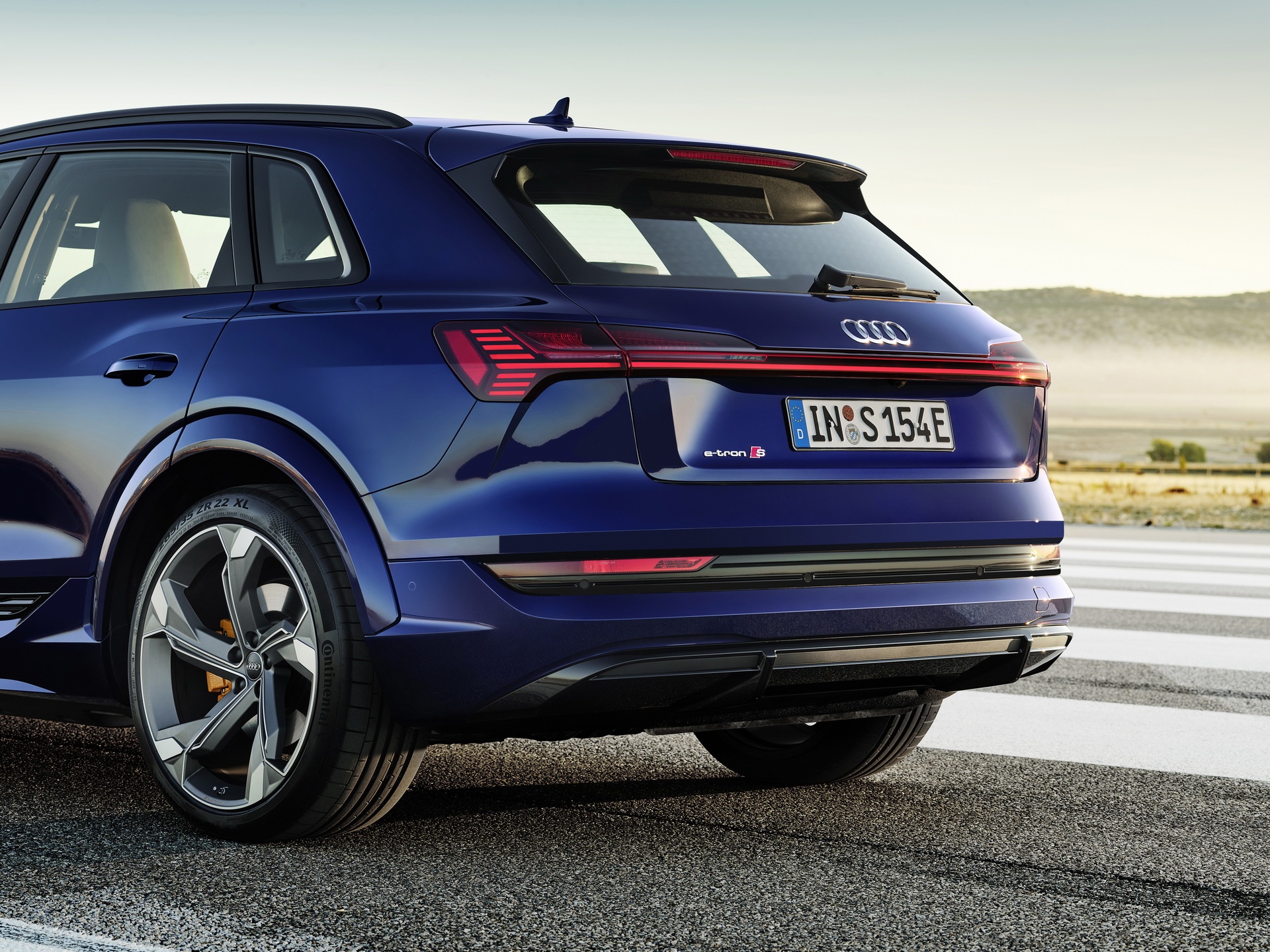 Audi E-Tron S 2021 bán ra thị trường ảnh 5 Audi E-Tron S 2021 ban ra thi truong anh 5