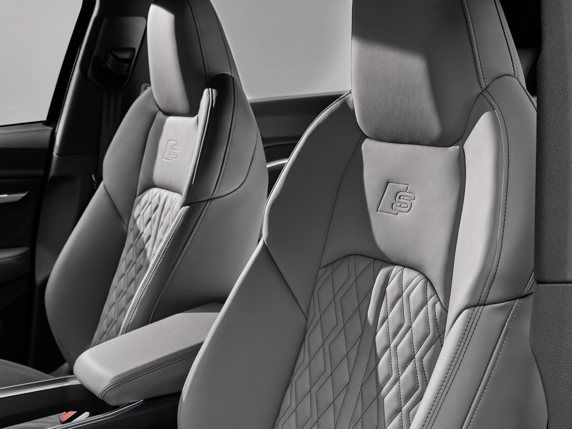 Audi E-Tron S 2021 bán ra thị trường ảnh 22 Audi E-Tron S 2021 ban ra thi truong anh 22