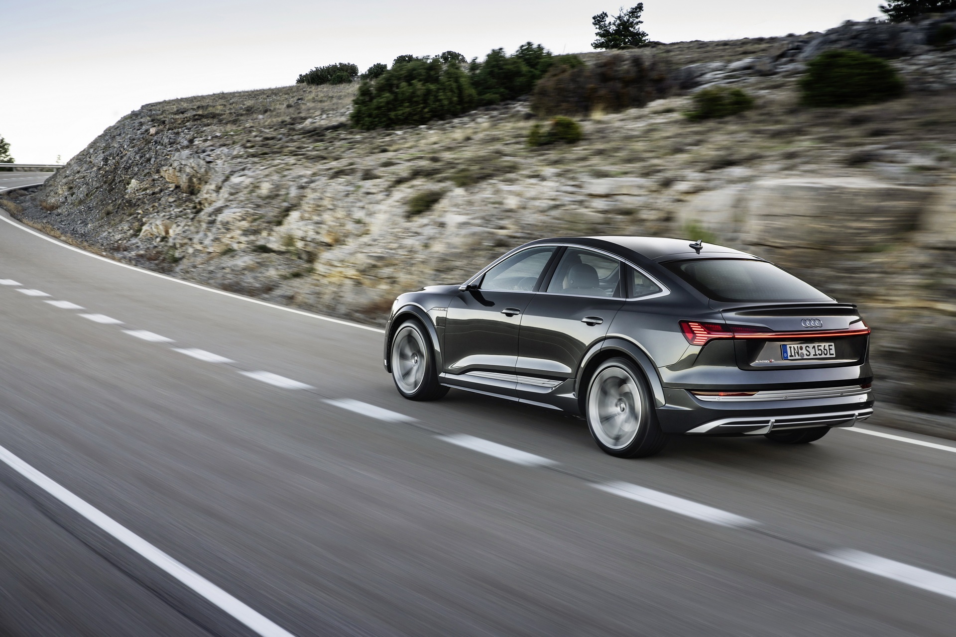 Audi E-Tron S 2021 bán ra thị trường ảnh 12 Audi E-Tron S 2021 ban ra thi truong anh 12