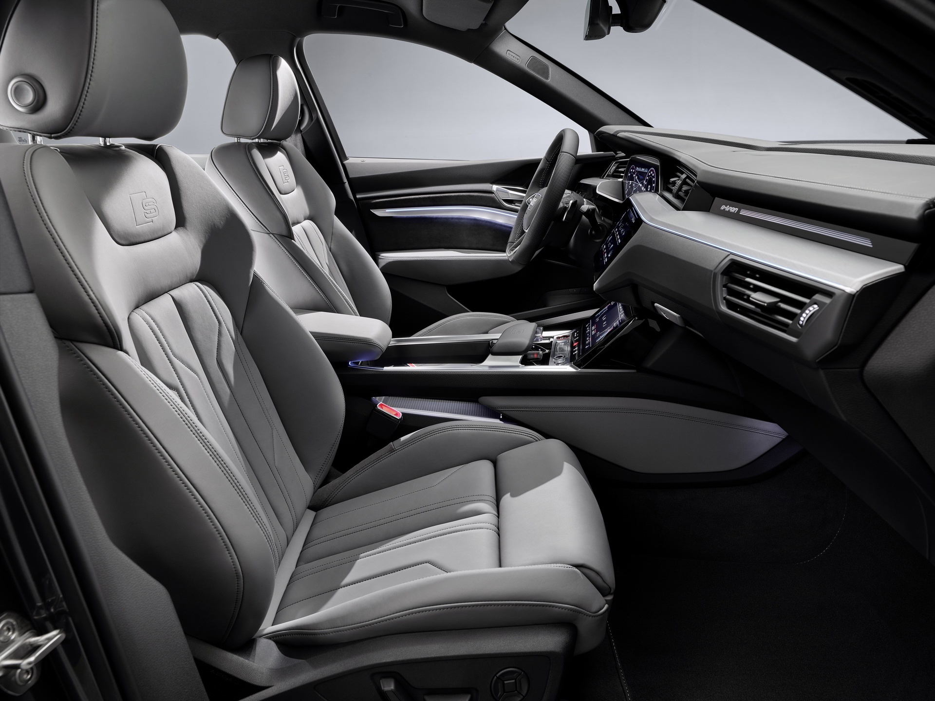 Audi E-Tron S 2021 bán ra thị trường ảnh 18 Audi E-Tron S 2021 ban ra thi truong anh 18