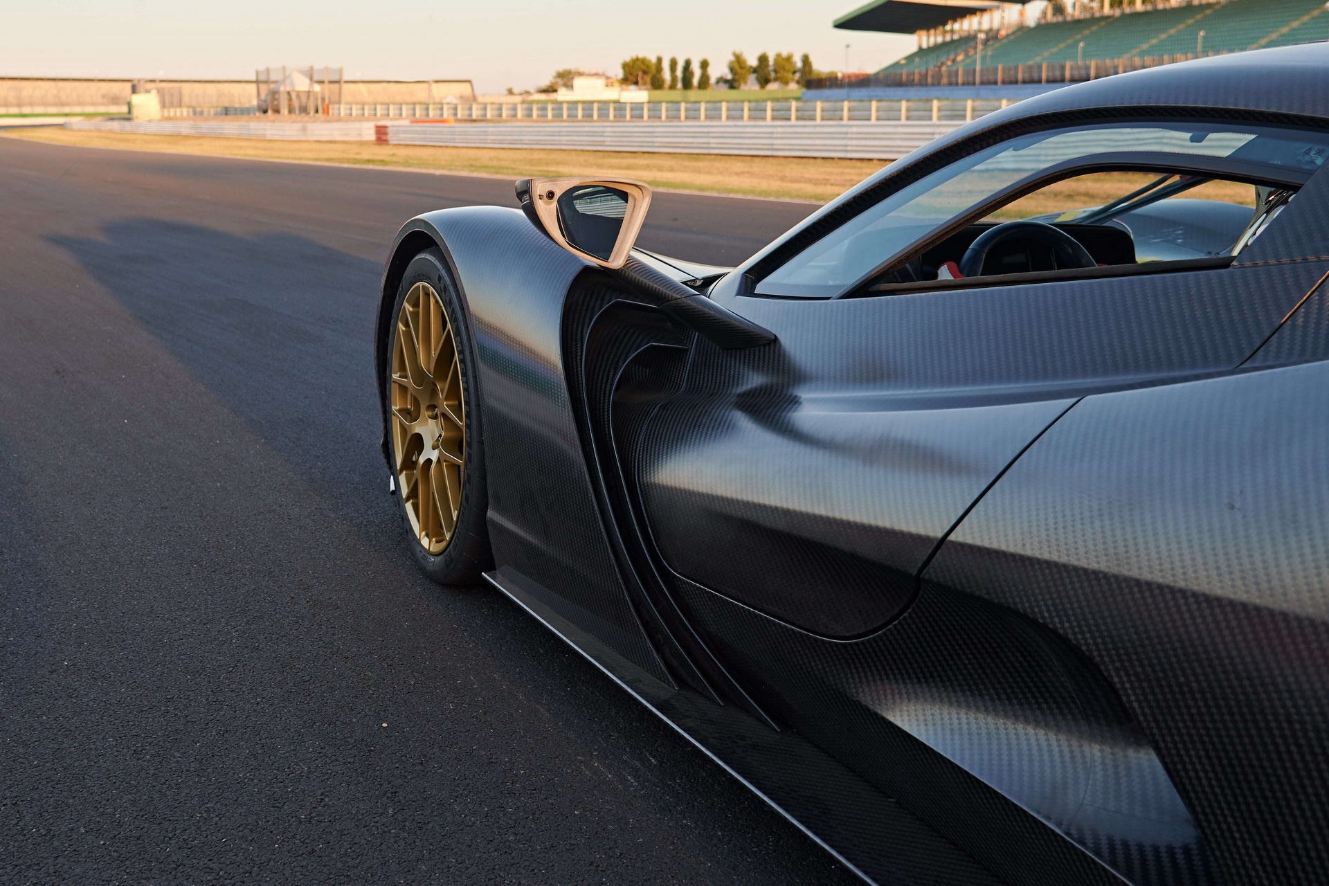 sieu xe dien Nhat Ban toi tay khach hang anh 2